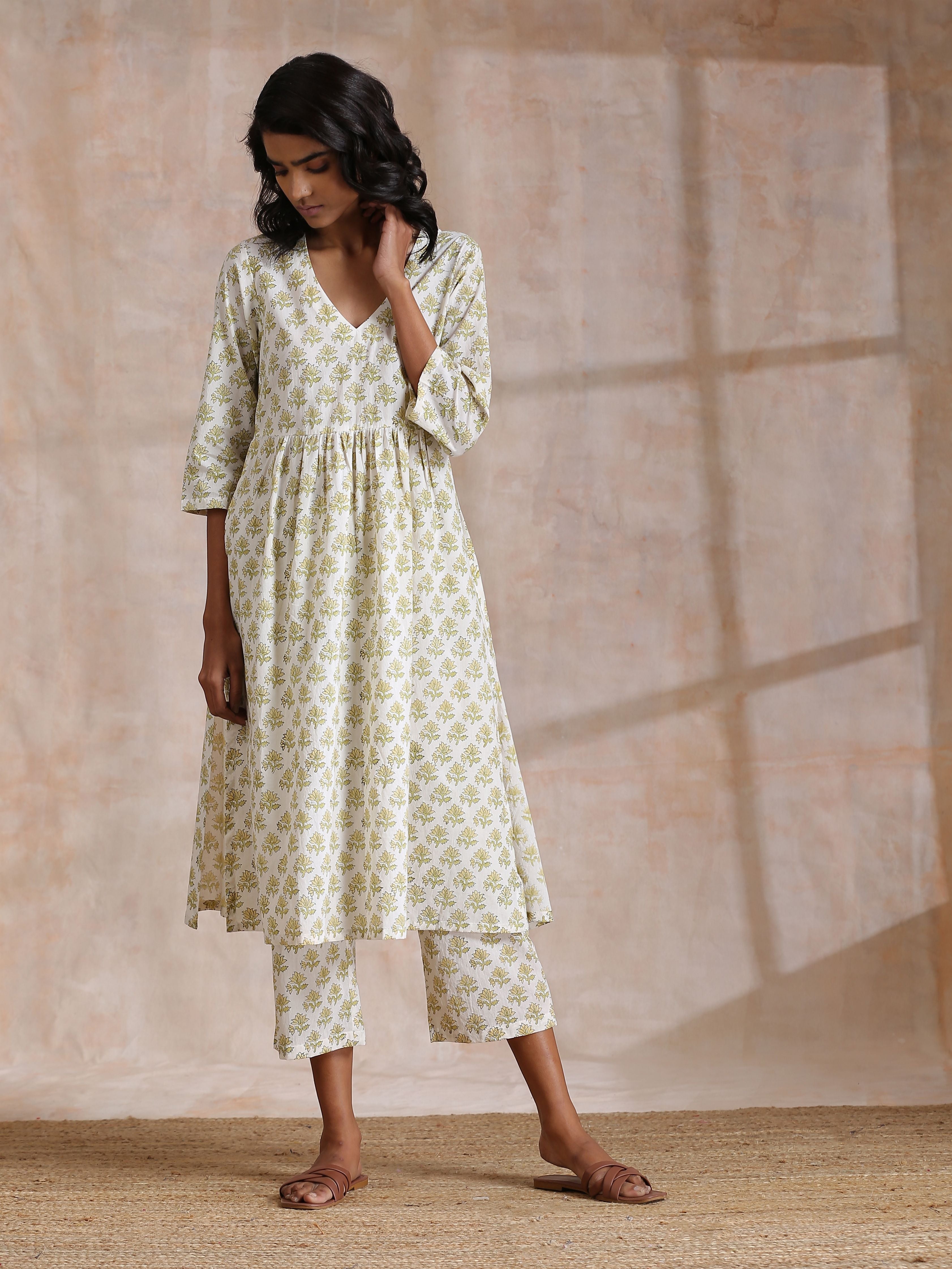 trueBrowns Green Buta On Off White Block Print Cotton Slit Gathered Kurta Set