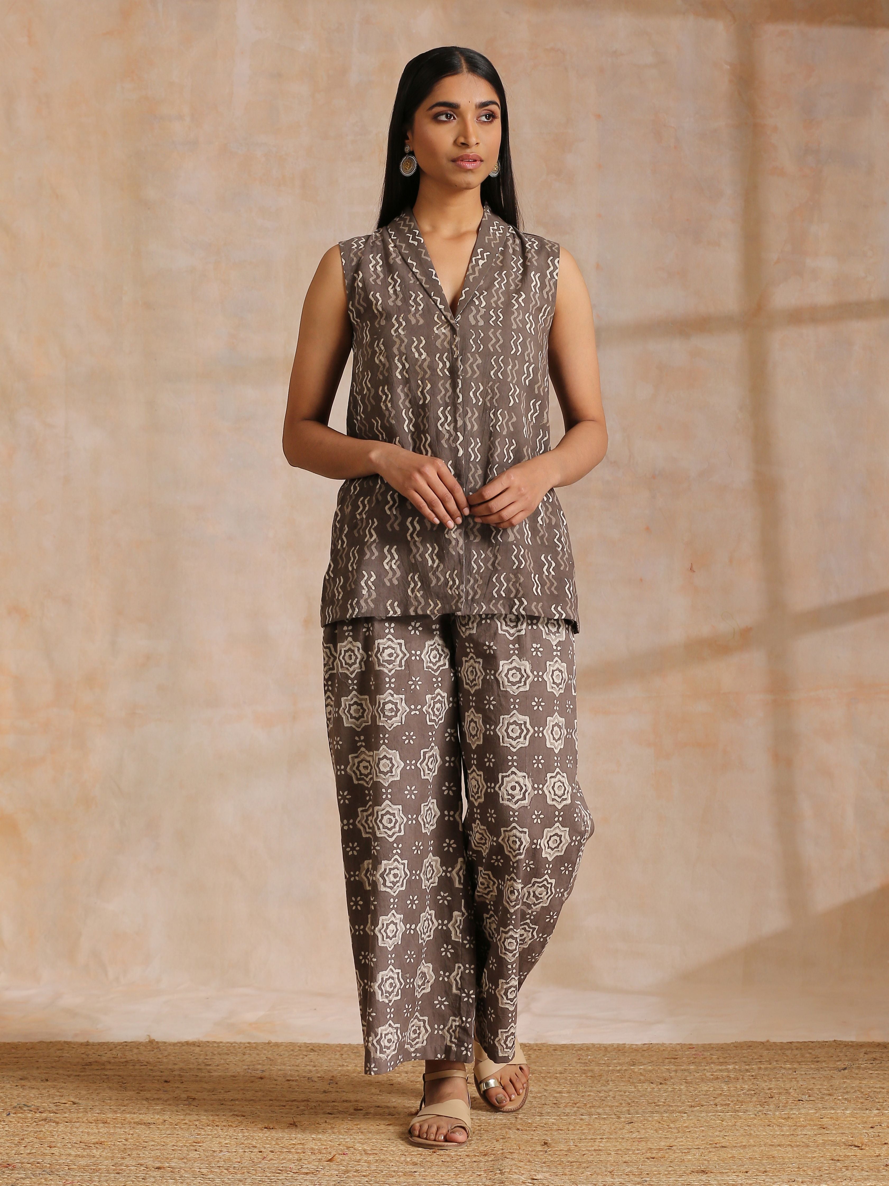 trueBrowns Clay Dabu Zig-Zag Motifs Print Cotton Sleeveless Jacket Pant Set