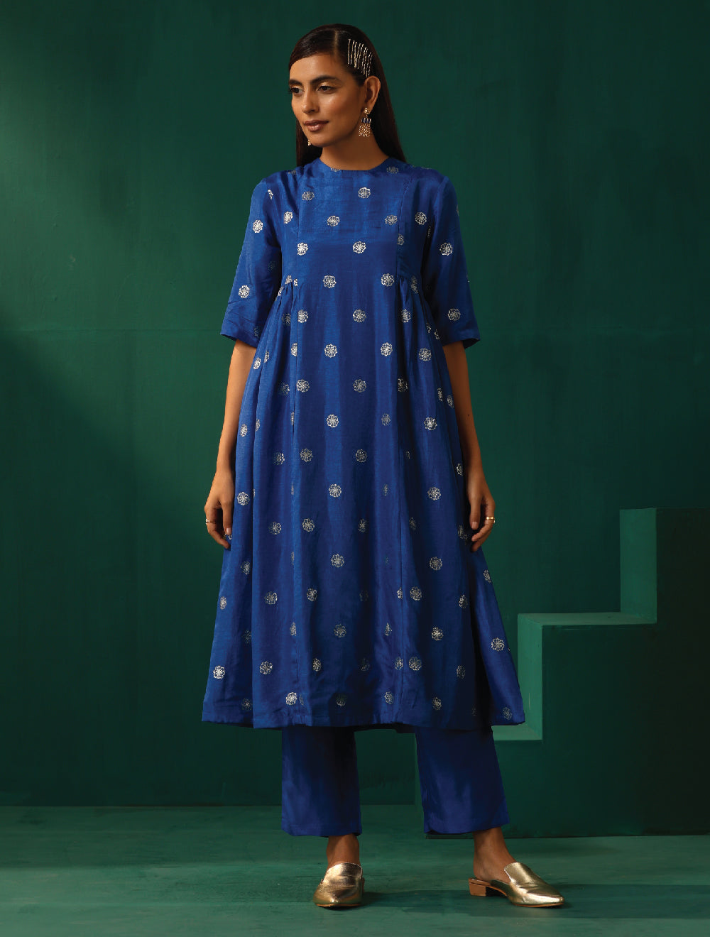 trueBrowns Royal Blue Geometric Floral Viscose Silk Side Gathered Kurta Pant Set