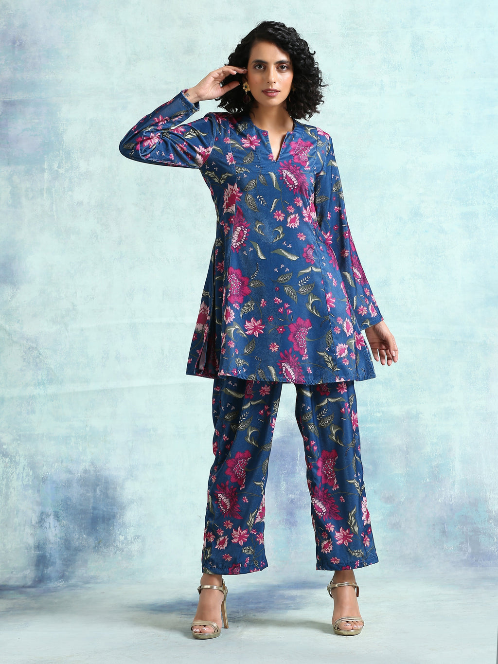 trueBrowns Blue Printed Velvet Co-Ord Set