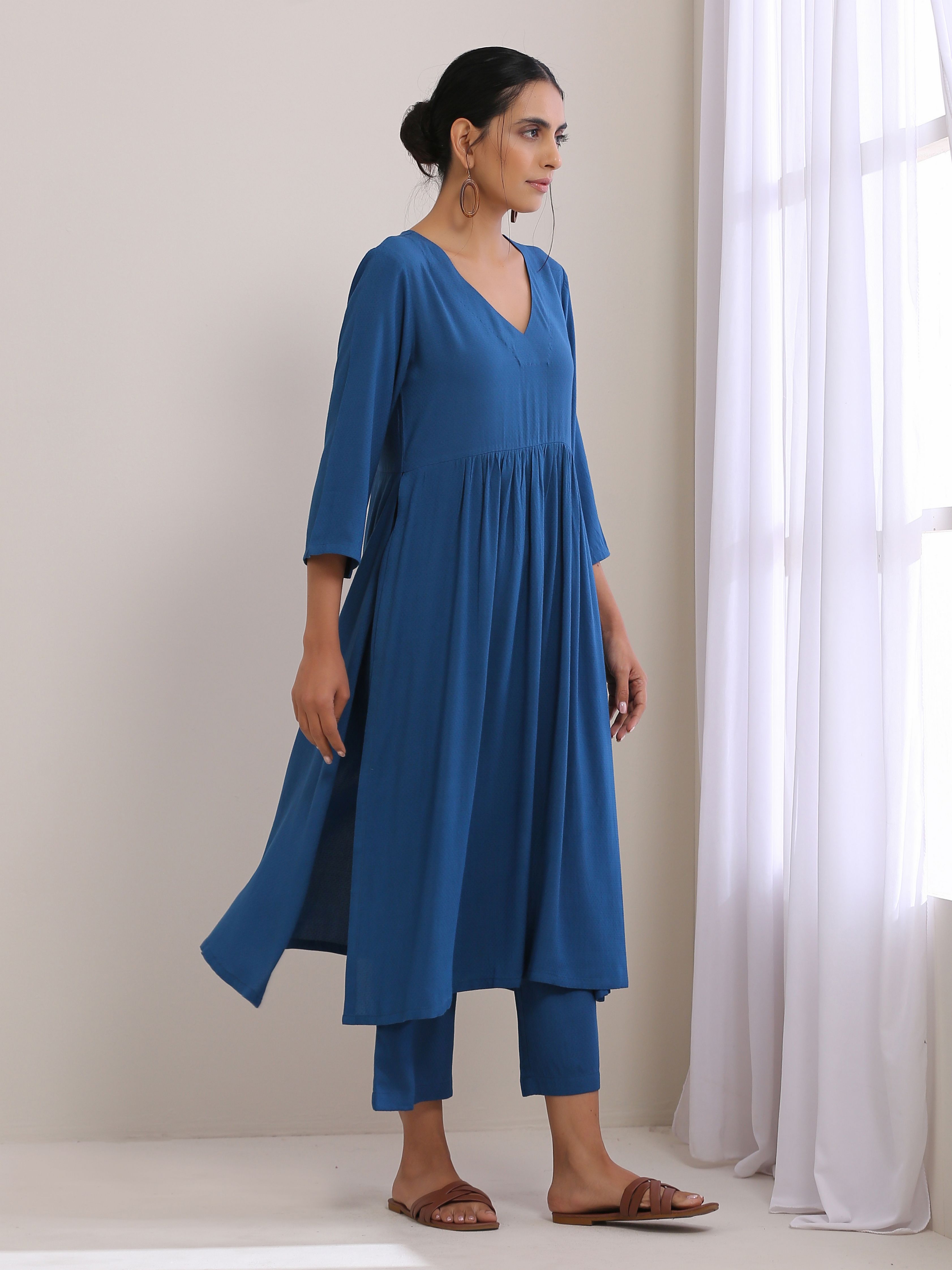 trueBrowns Classic Blue Dobby High Slit Gathered Kurta Set