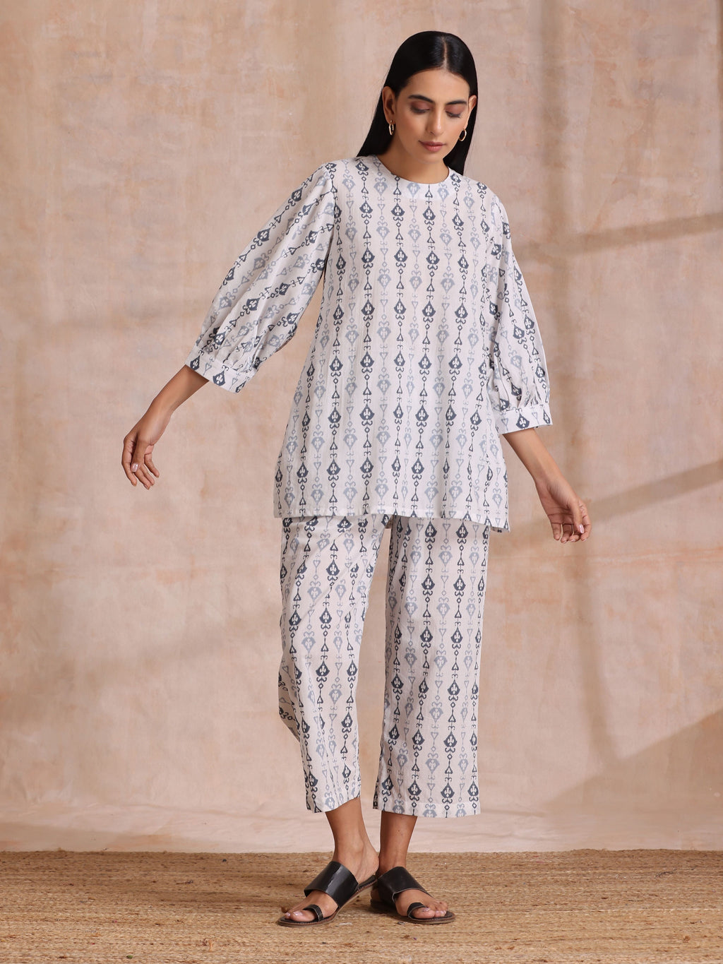 trueBrowns Grey On White Ikat Print Cotton Baggy Sleeve Co-Ord Set