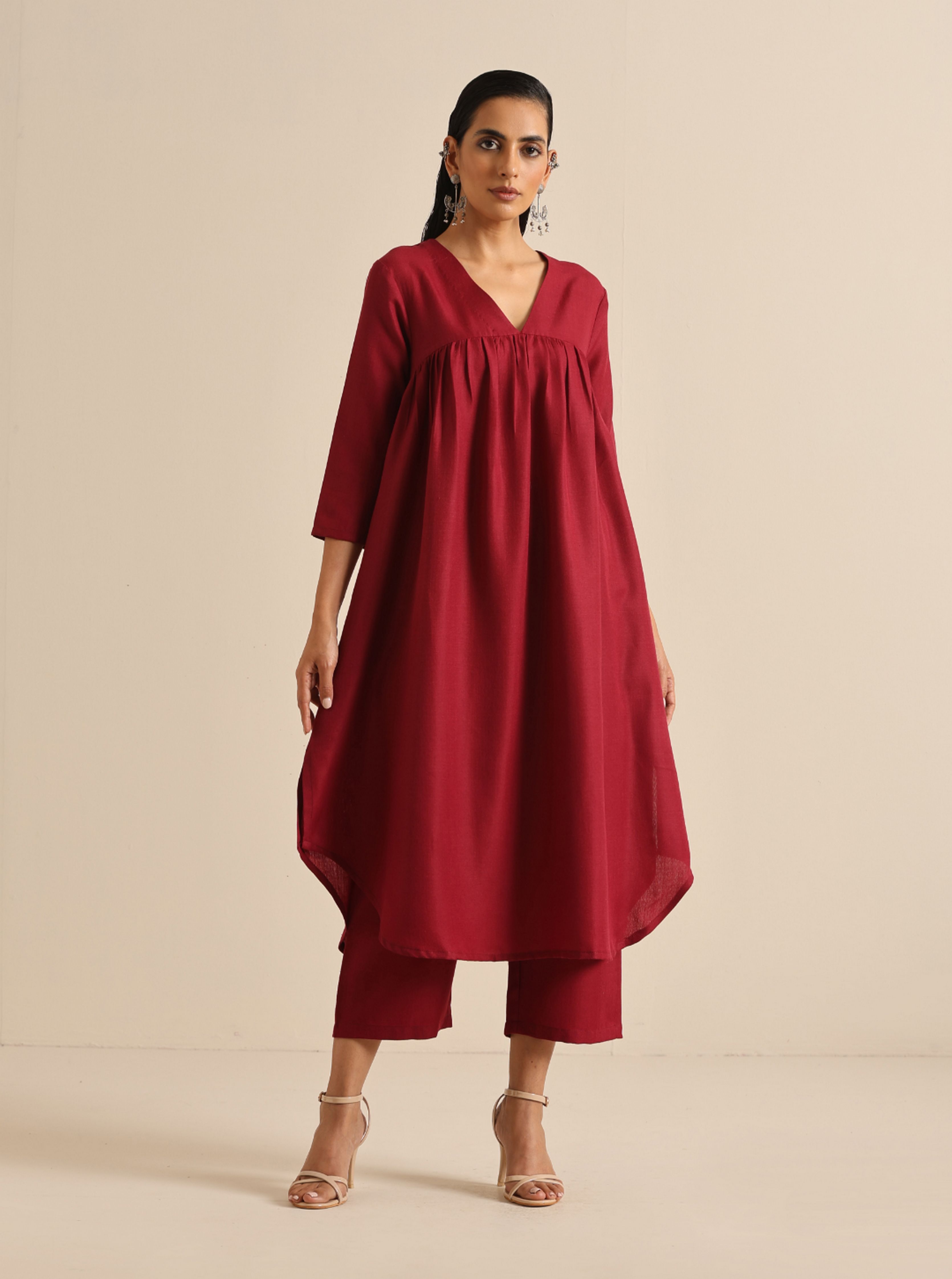 trueBrowns Maroon Slub Gathered Kurta Pant Set