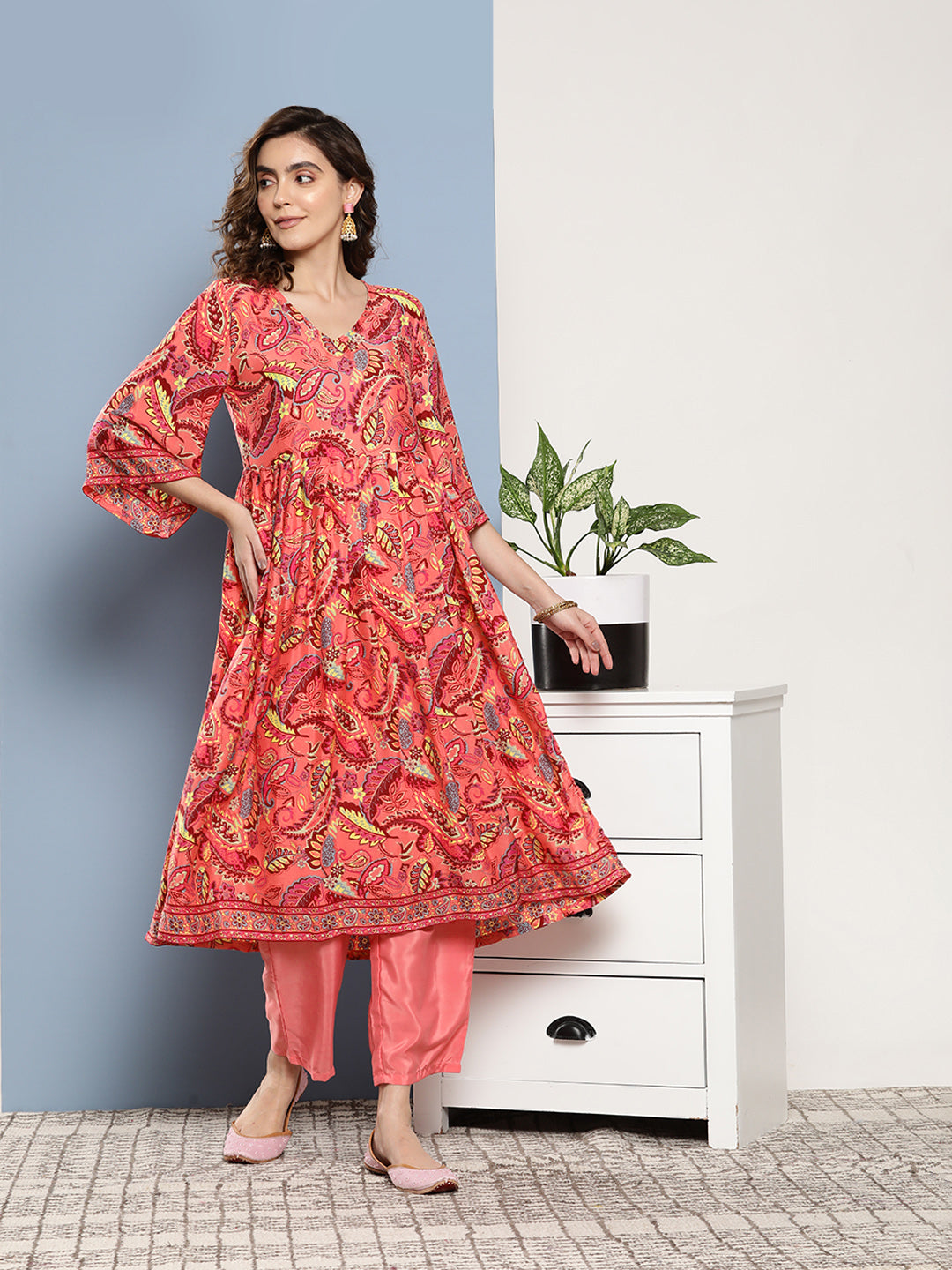 InWeave Women's Camellia V Neck Kurta Set