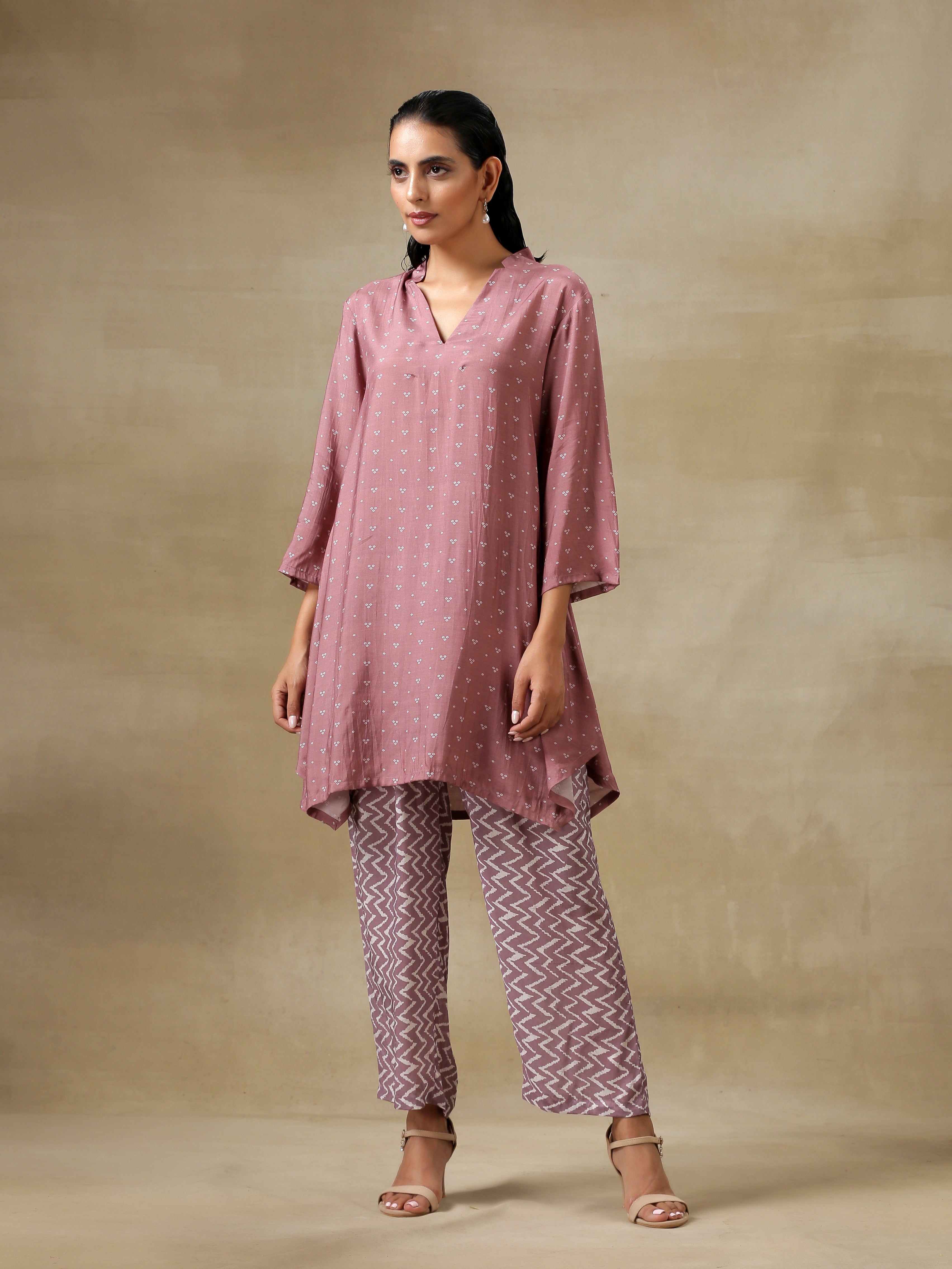 trueBrowns Dark Mauve Bandhani Printed Silk Collared Co-Ord Set