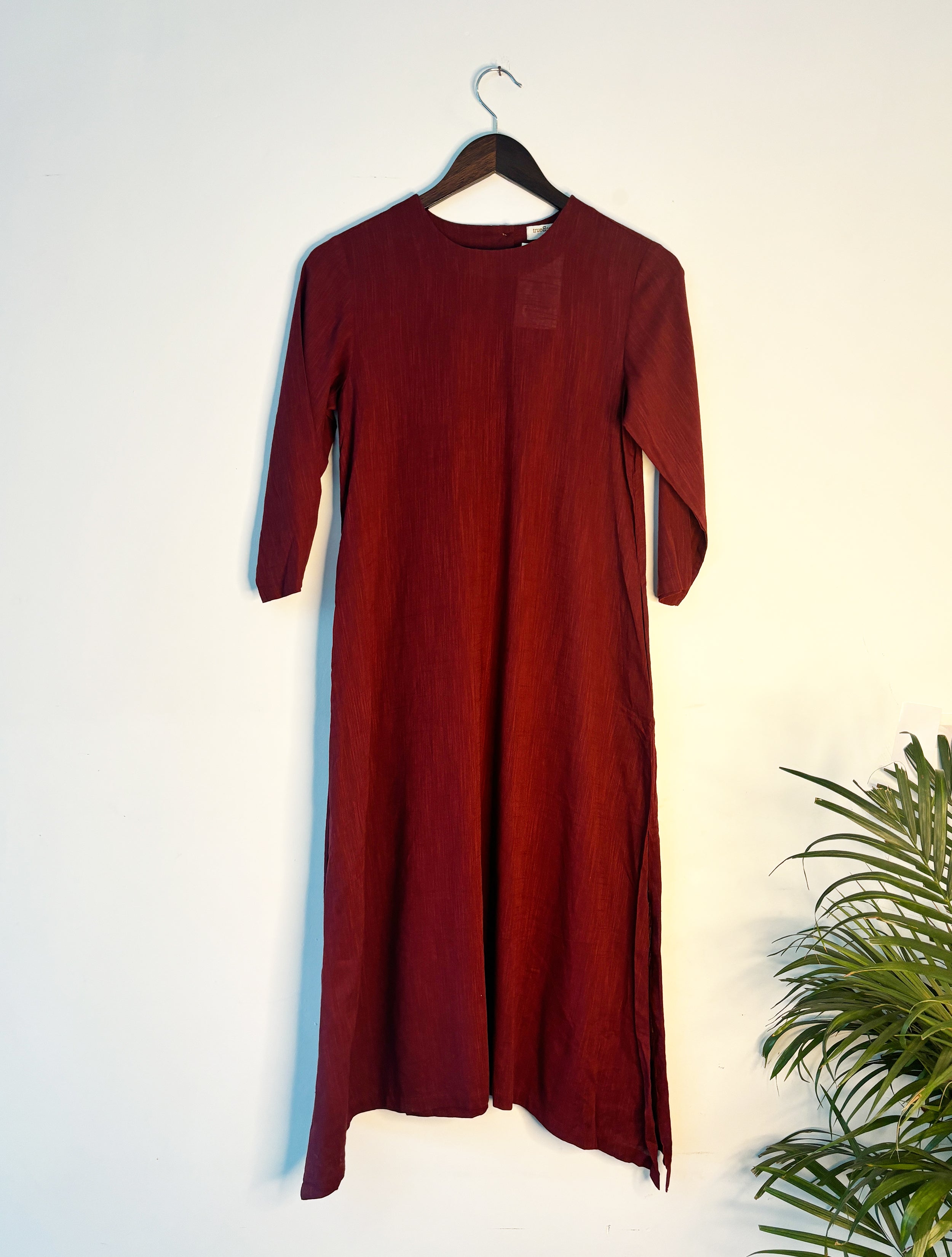 trueBrowns Maroon Slub Straight Kurta