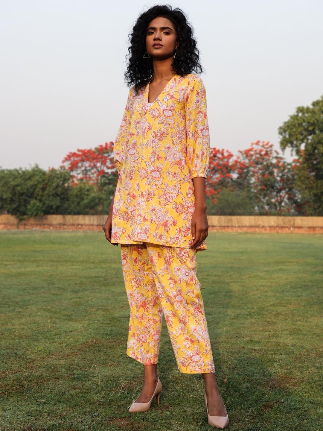 trueBrowns Yellow Cotton Block Print V-Square Neck Co-Ord Set