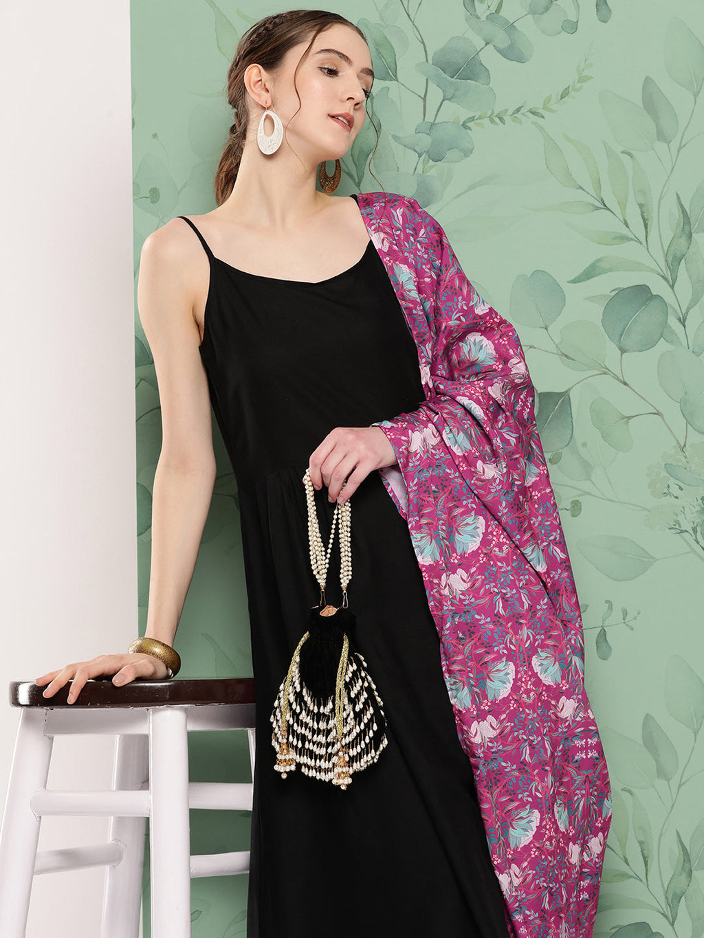 InWeave Women's Black Strappy Set W Magenta Camelia Cr Dupatta