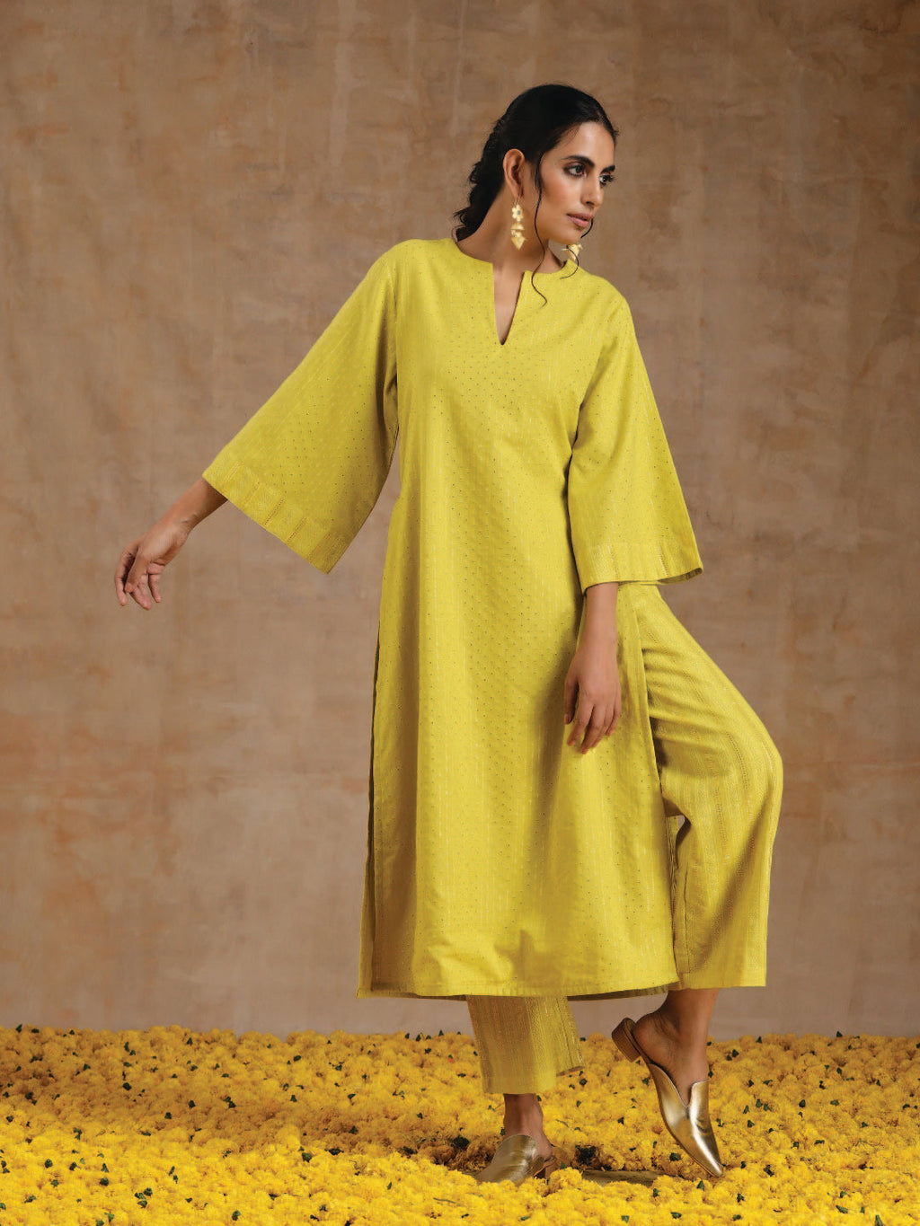 trueBrowns Lime Gold Cotton Relax High Slit Kurta Set