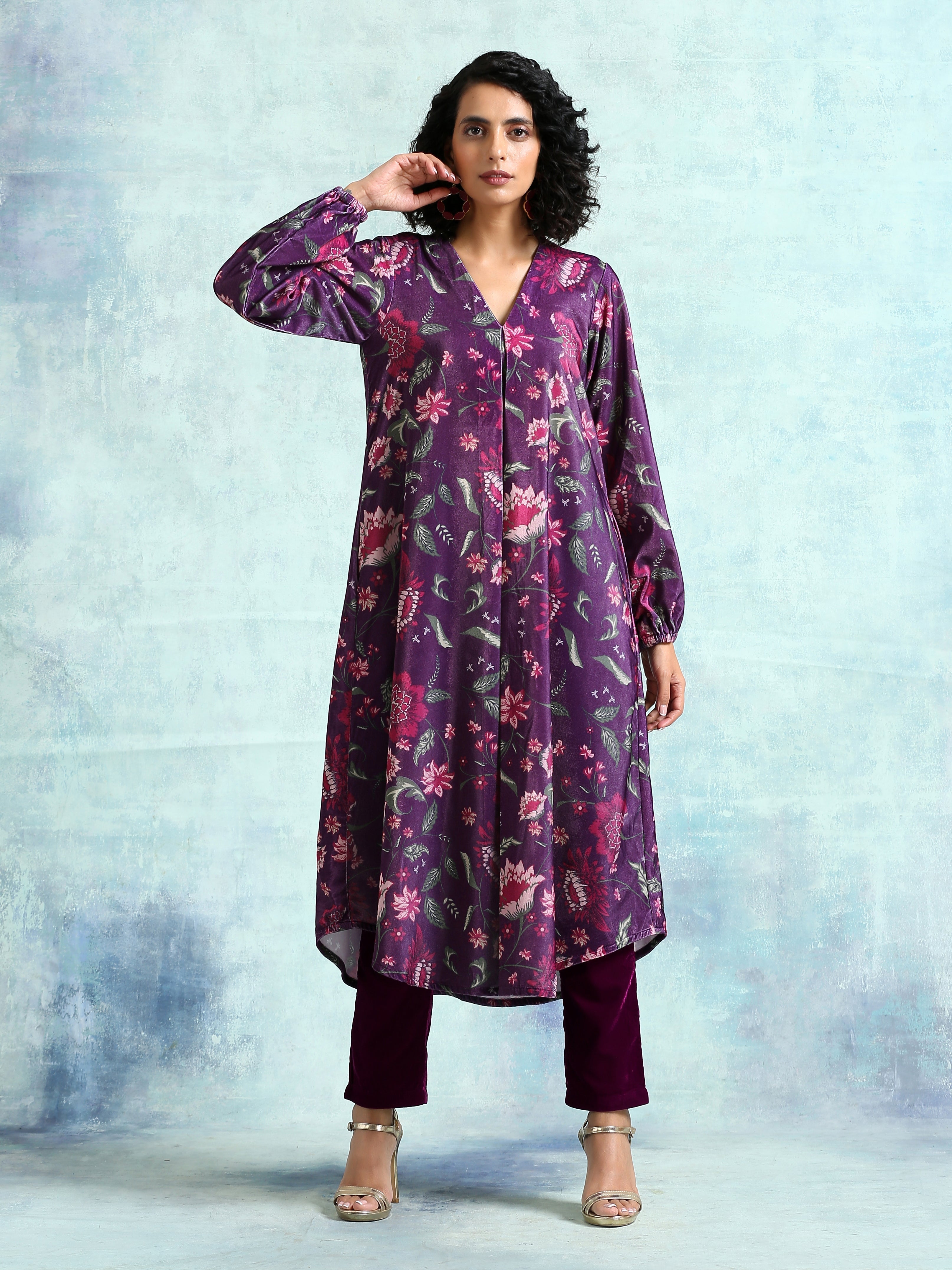 trueBrowns Wine Printed Velvet Neck Pleat Kurta