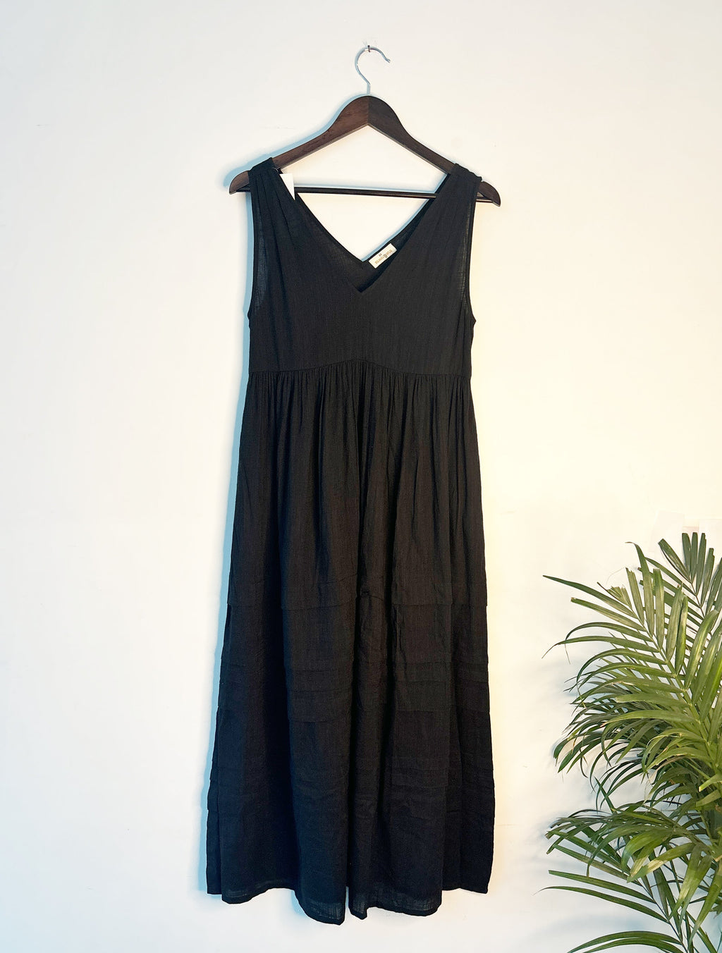trueBrowns Black Slub Dress