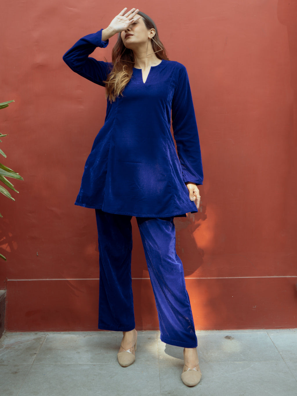 trueBrowns Blue Solid Velvet Co-Ord Set