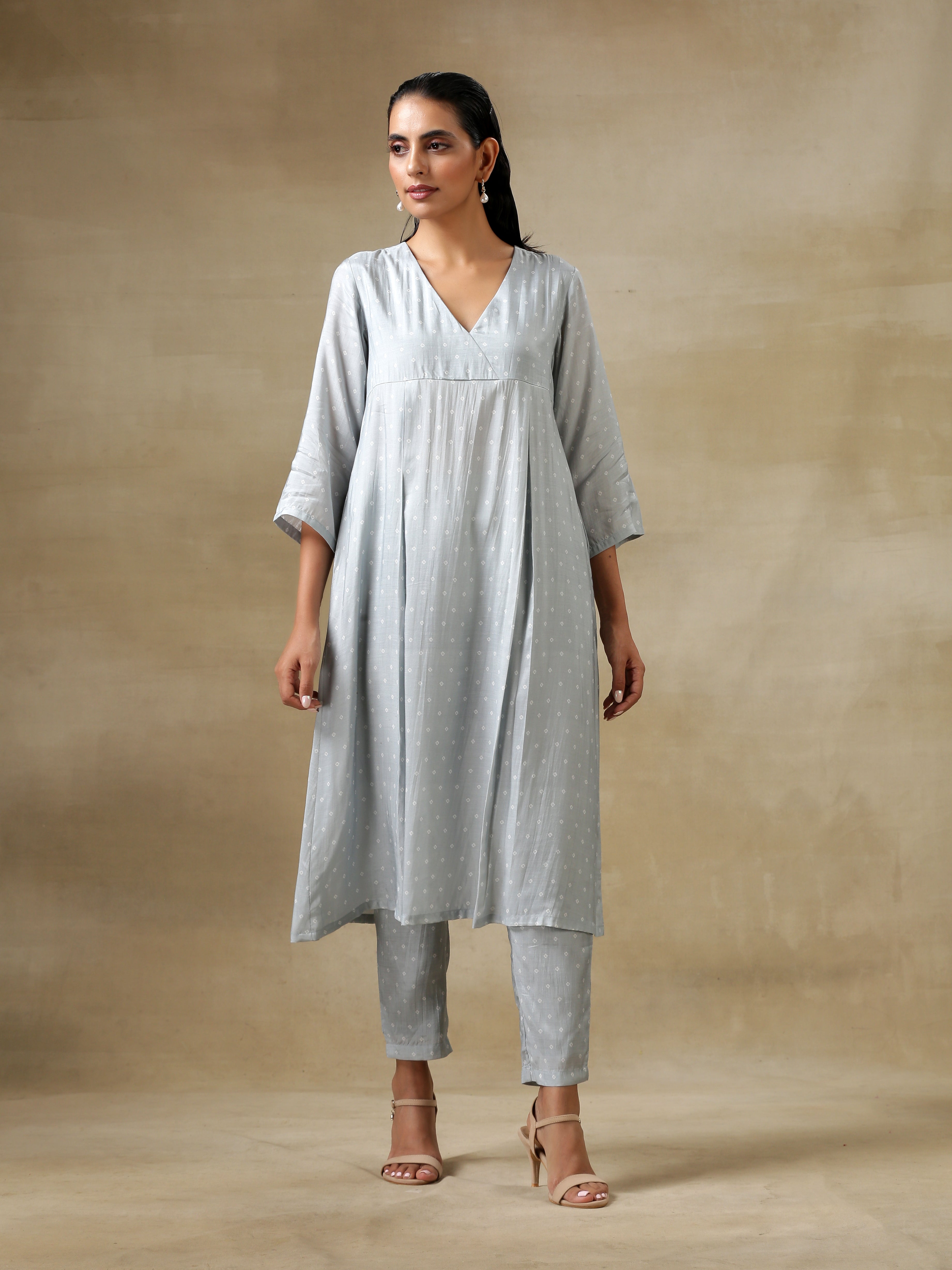 trueBrowns Grey Bandhani Printed Silk Yoke Kurta Pant Set