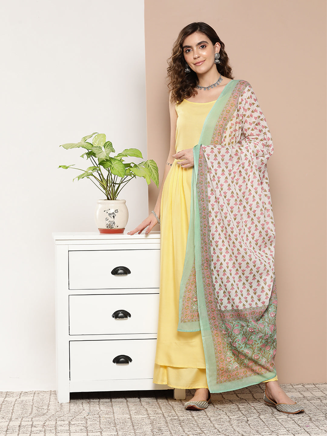 InWeave Women's Light Yellow Ray Strappy Set With Aqua Printed Border Dupatta