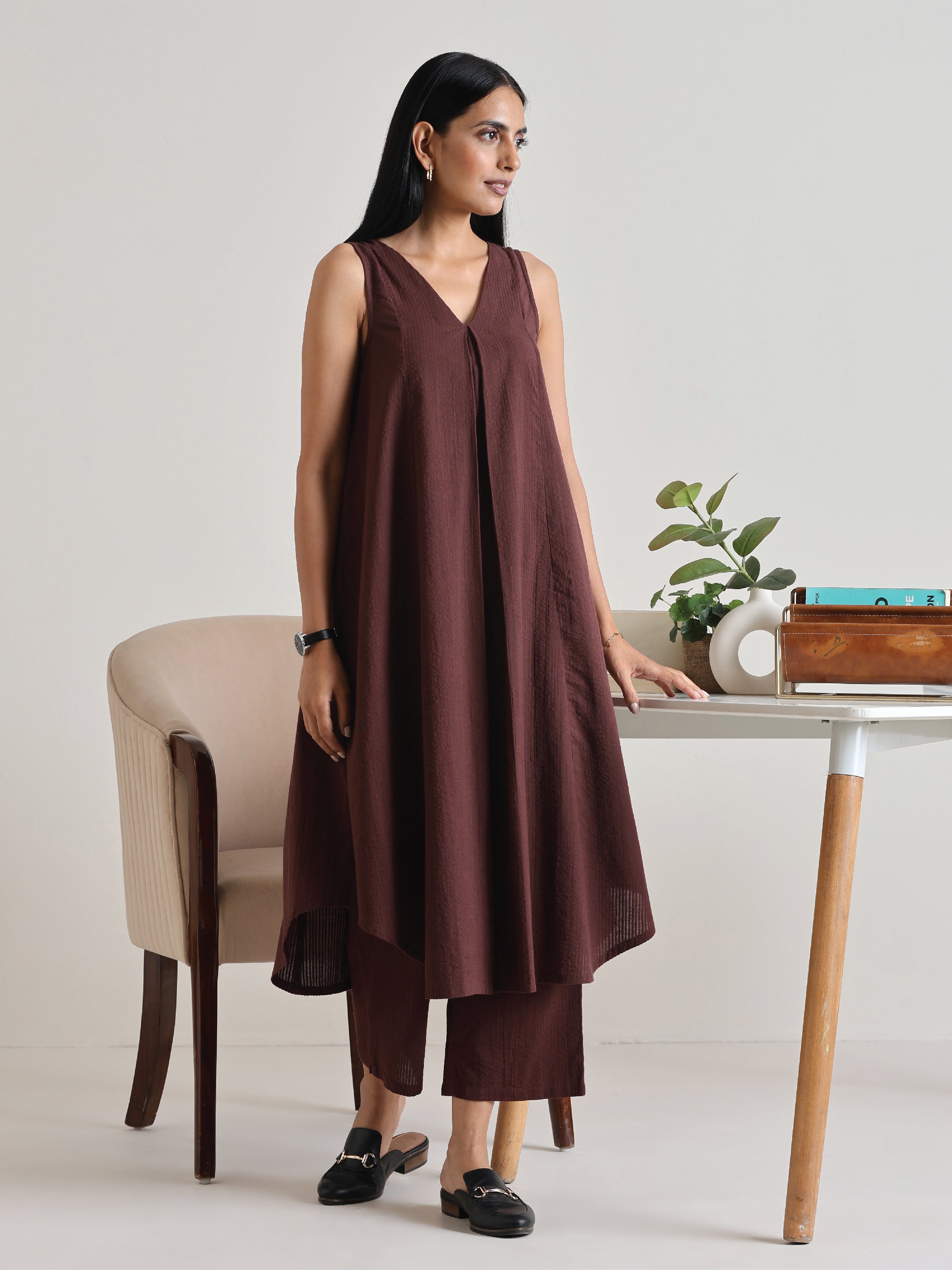trueBrowns Cola Brown Sleeveless Flared Kurta Pant Set