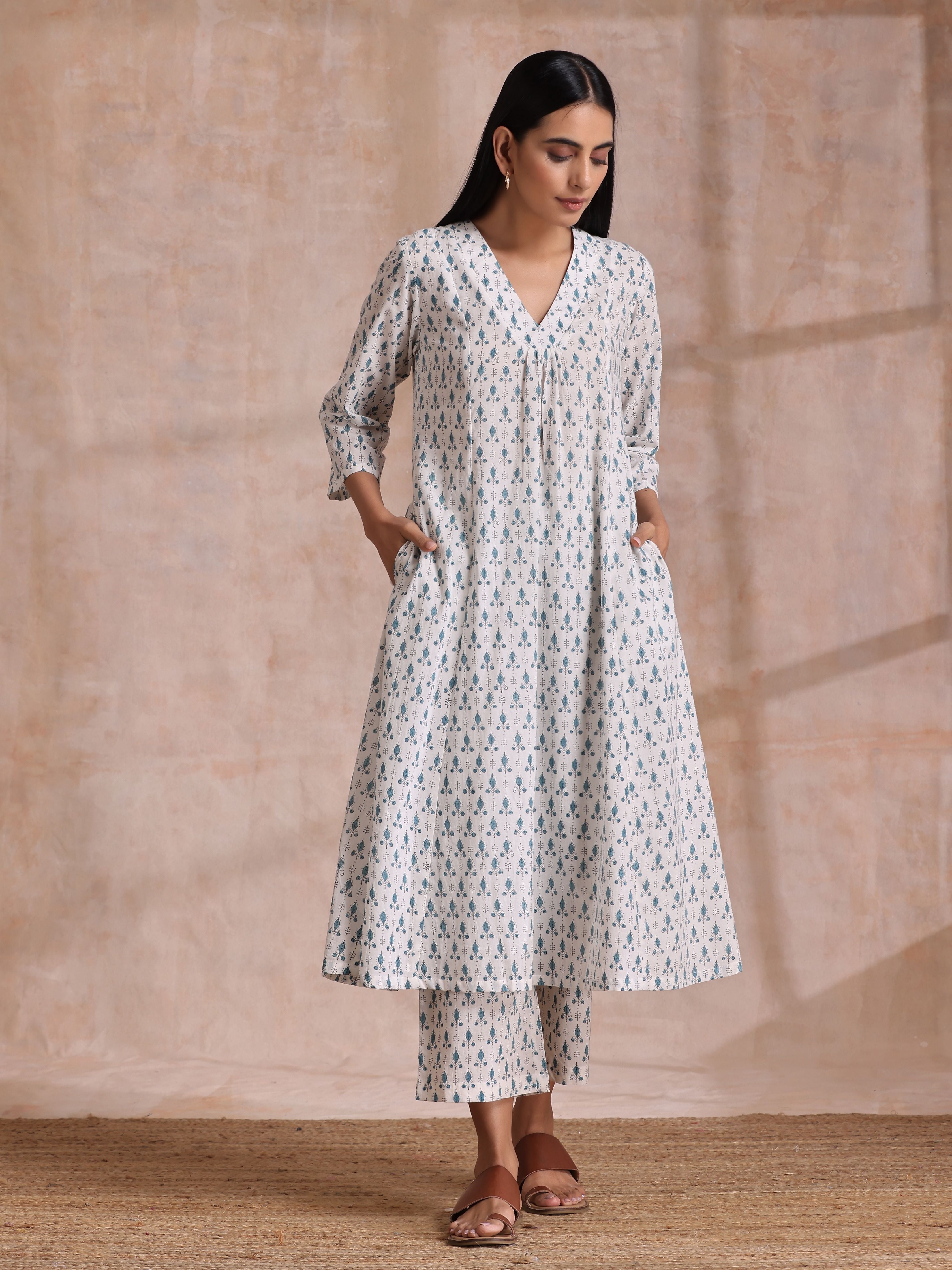 trueBrowns White With Teal Buta Block Print Cotton Front Neck Gathered Kurta Pant Set