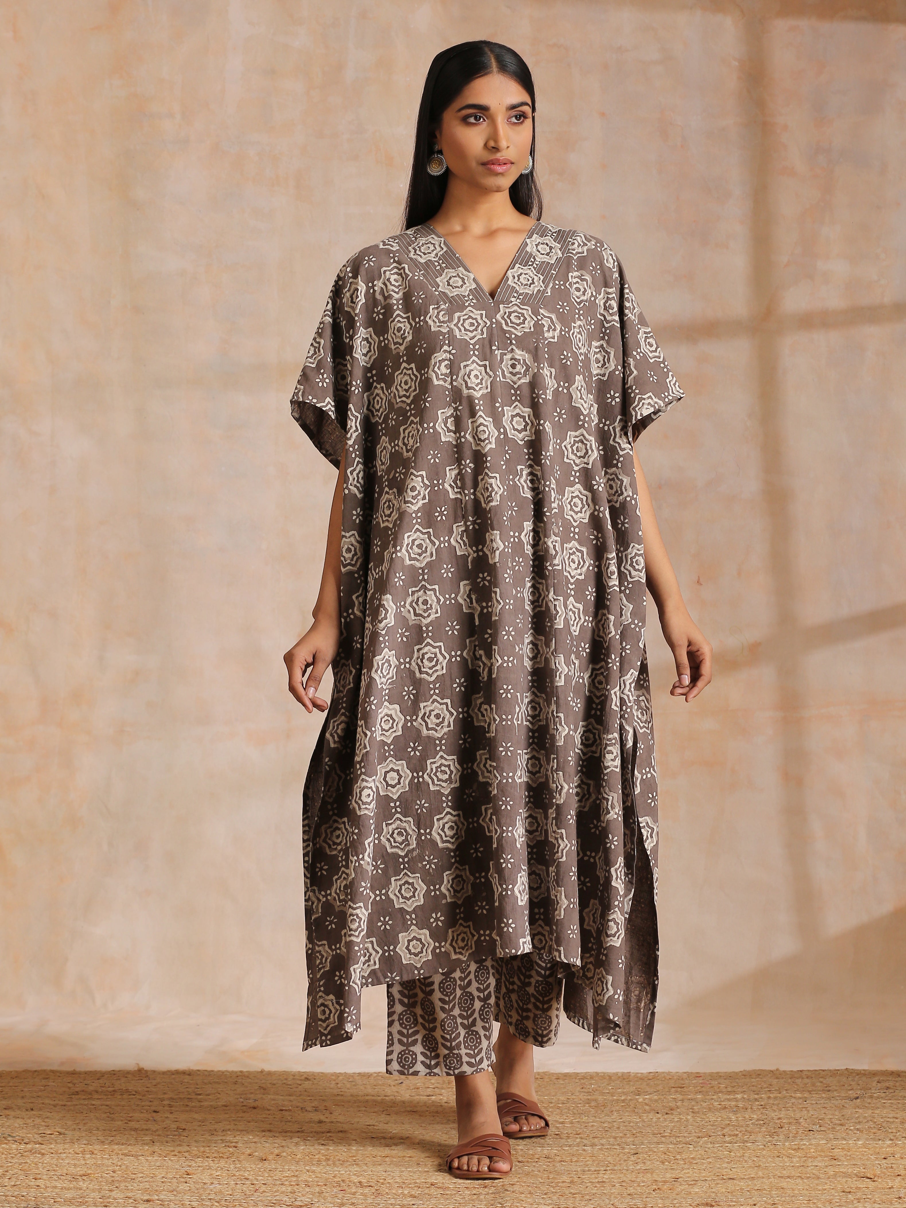 trueBrowns Clay Dabu Overall Print Cotton Panel Kaftan Kurta Pant Set