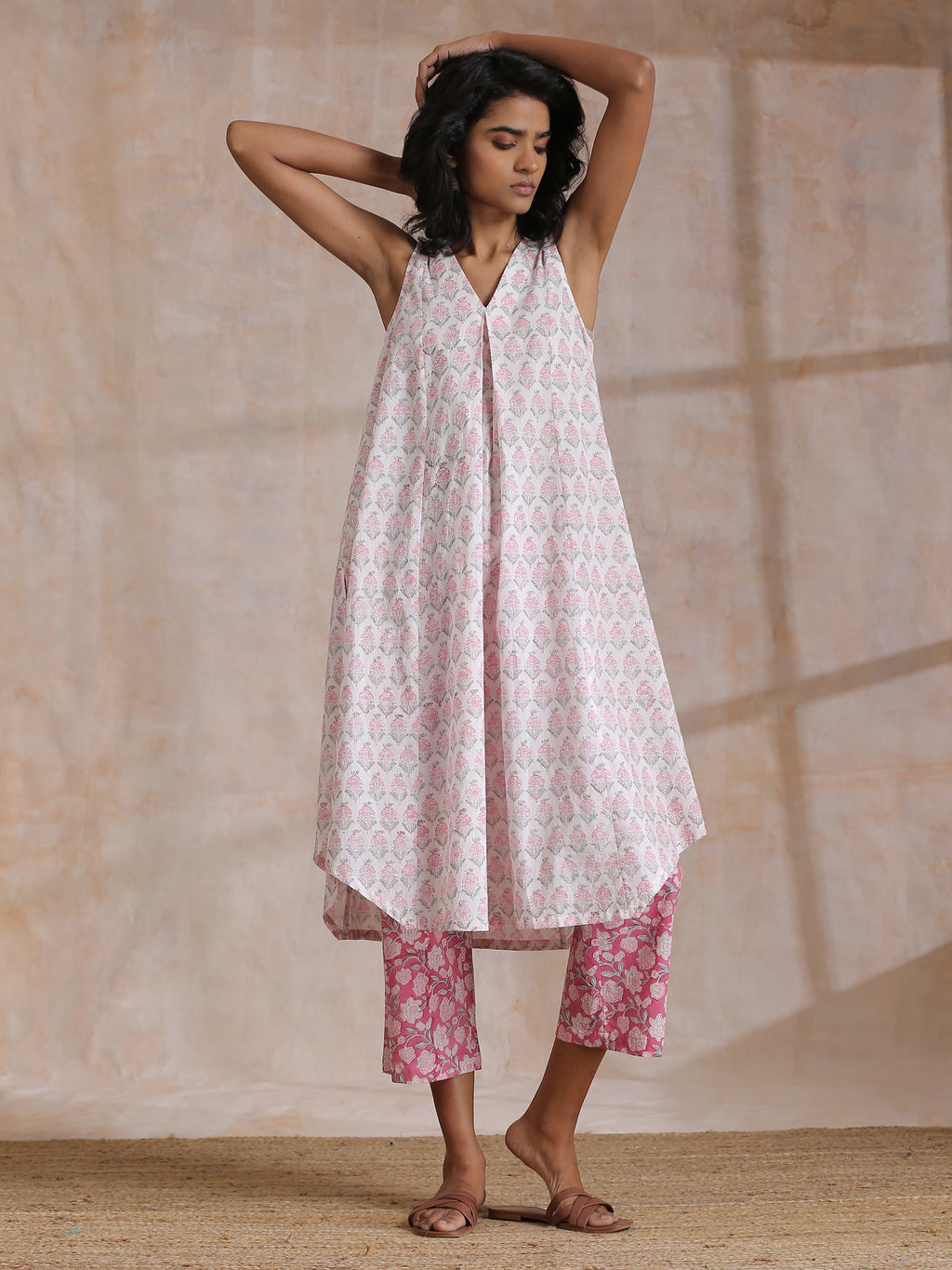trueBrowns Pink Green Floral On White Block Print Cotton Sleeveless Flared Kurta Pant Set