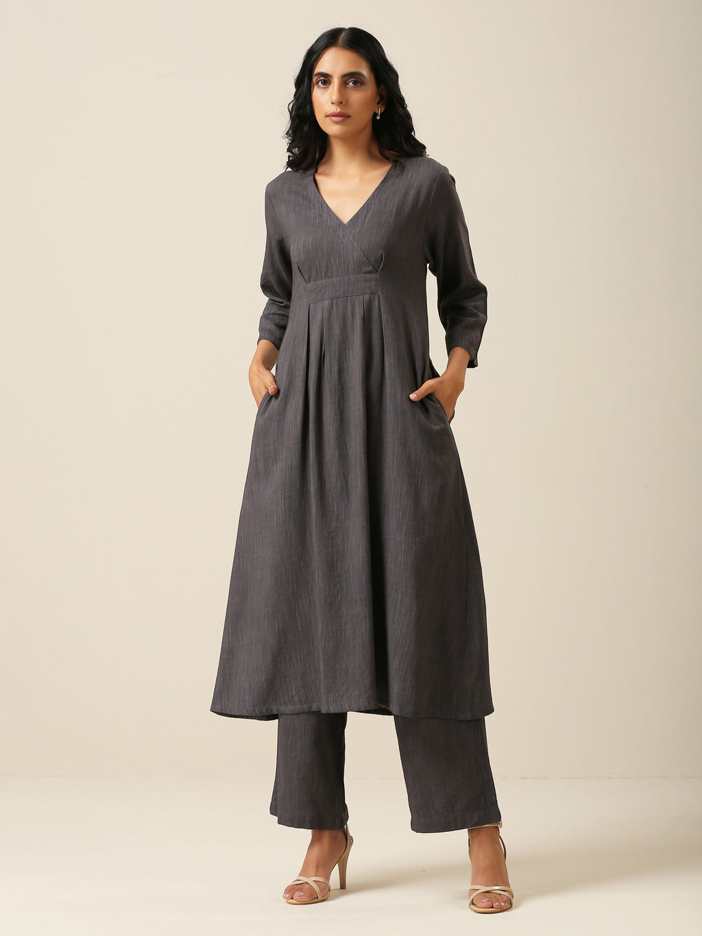 trueBrowns Slate Grey Slub Texture Overlap Pleat Kurta Pant Set