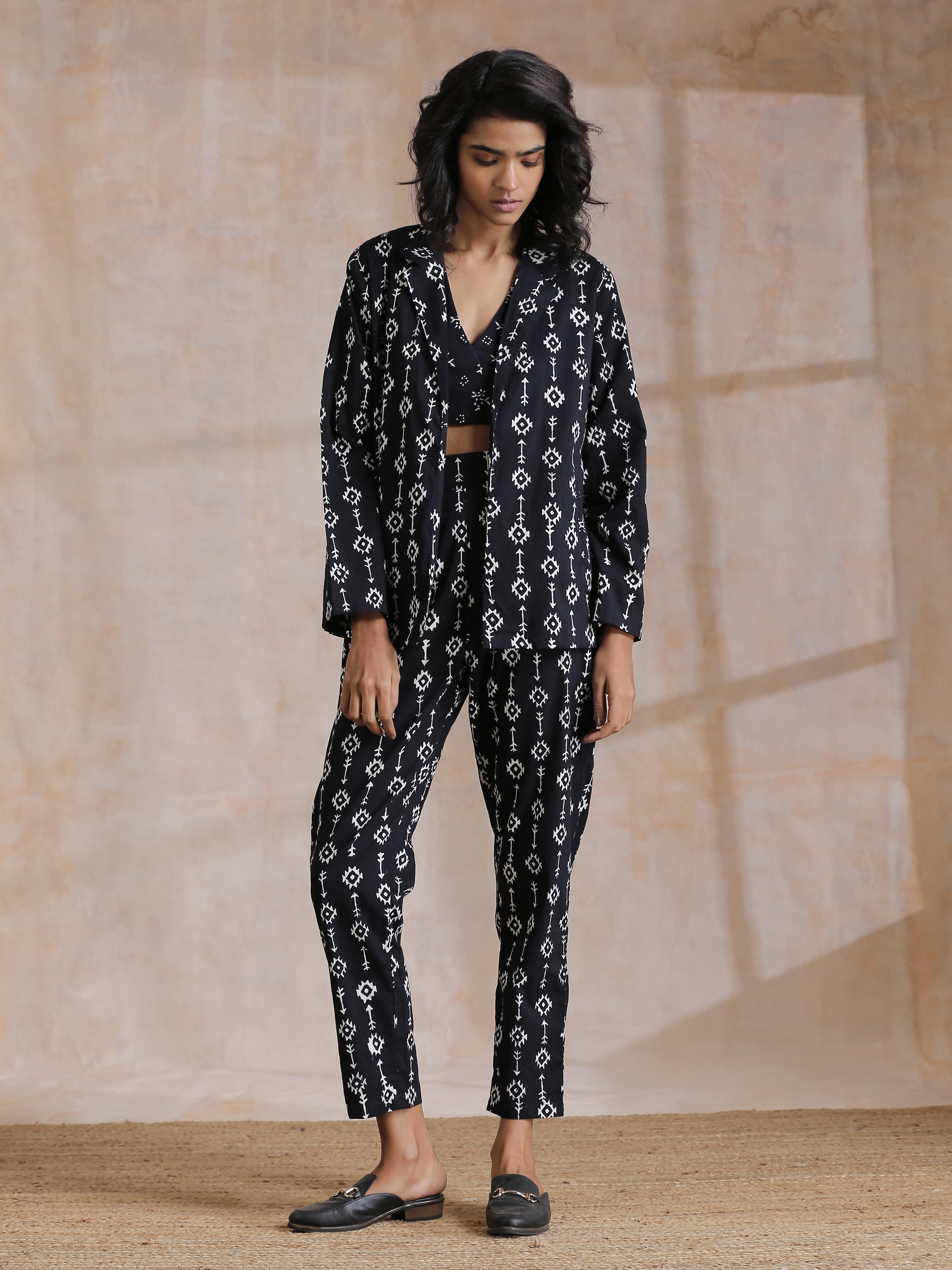 trueBrowns Black White Geometric Print Cotton Pant Suit Set