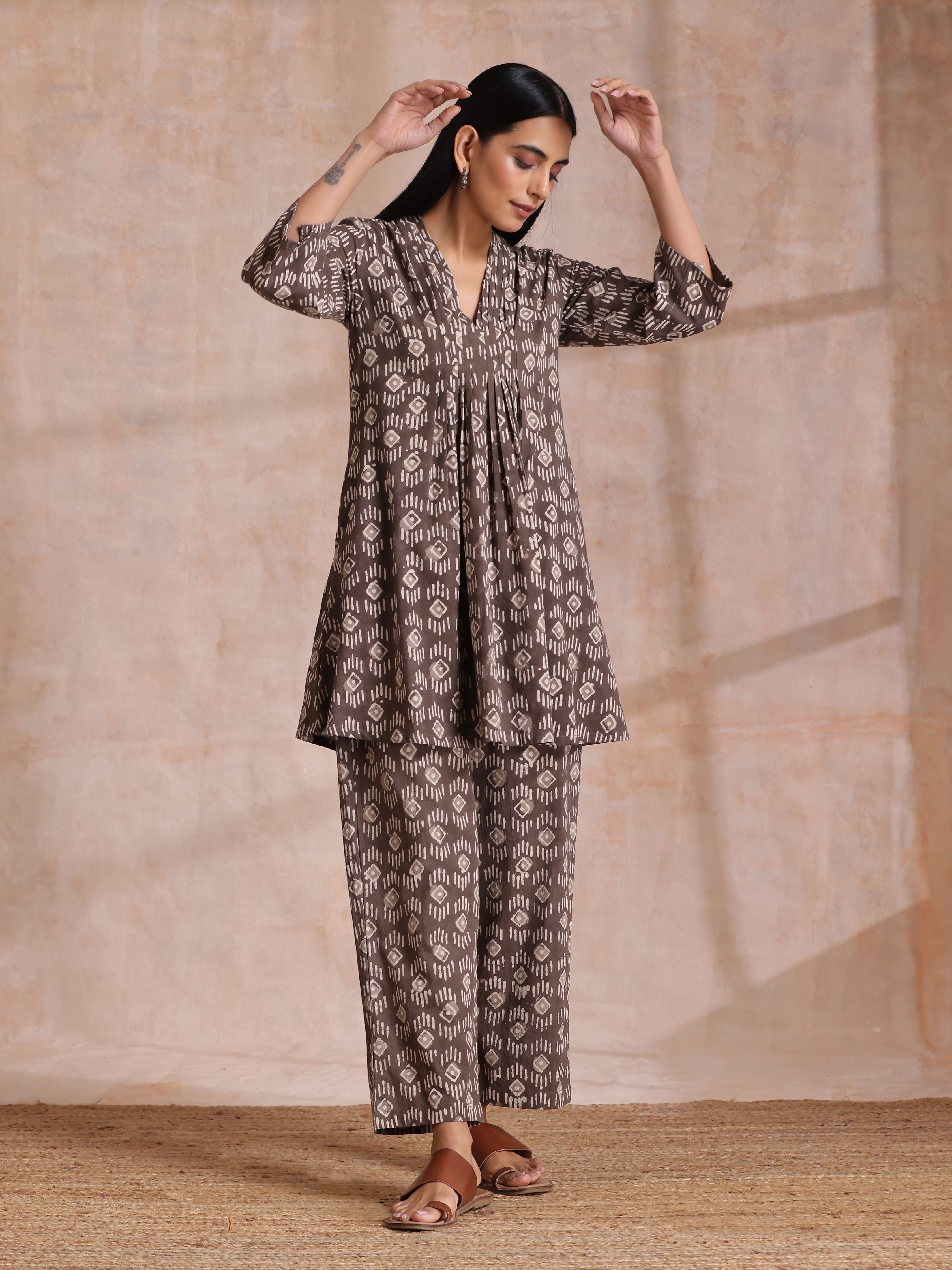 trueBrowns Clay Dabu Geometric Print Cotton Pleated Co-Ord Set
