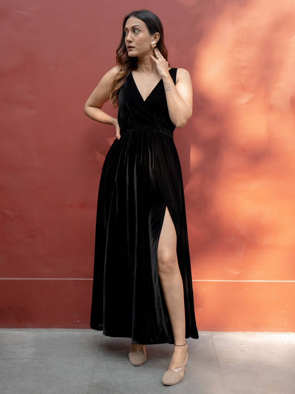 trueBrowns Black Velvet Sleeveless Dress