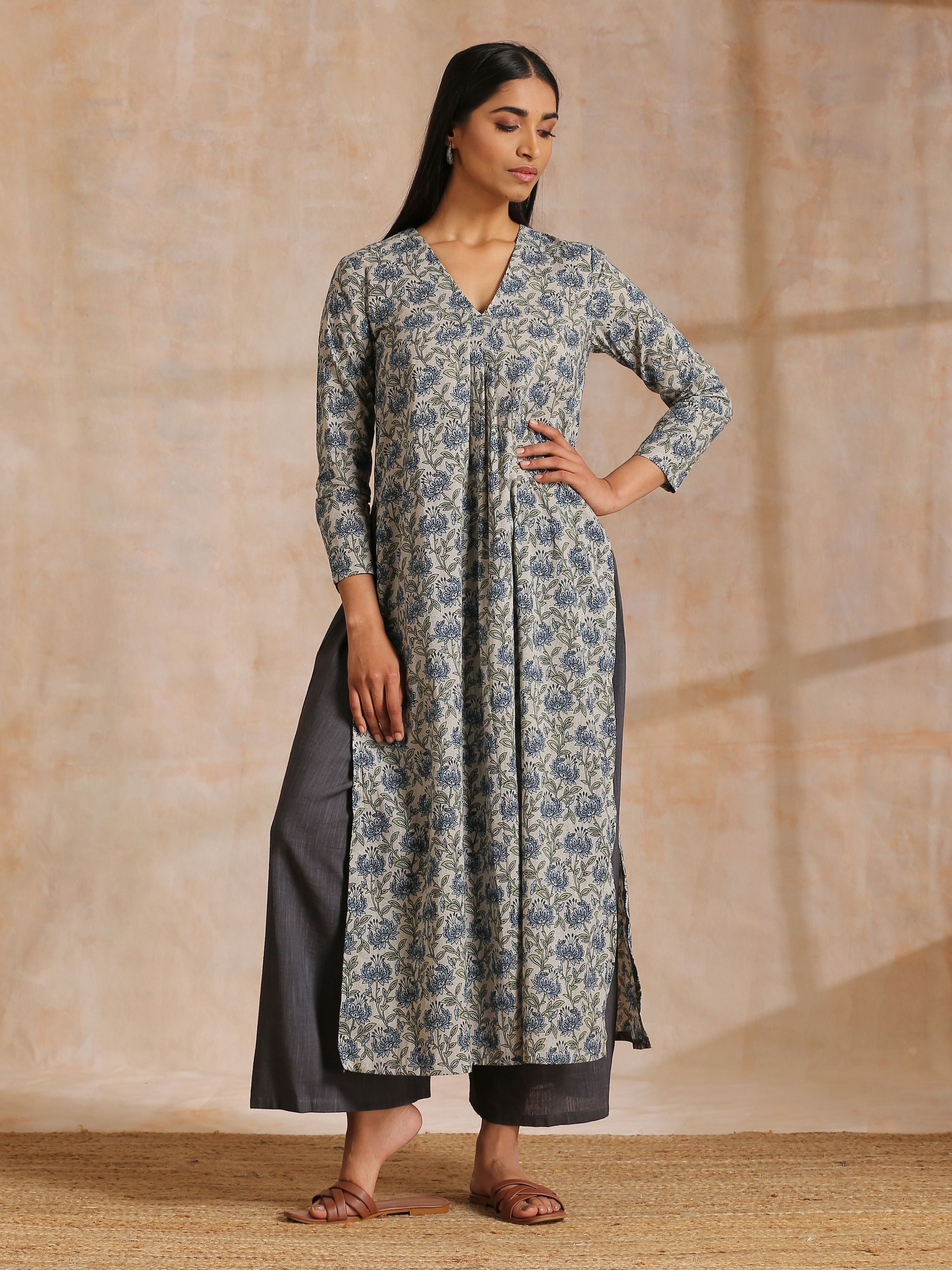 trueBrowns Blue Grey Overall Floral Block On White Print Cotton Kurta Pant Set