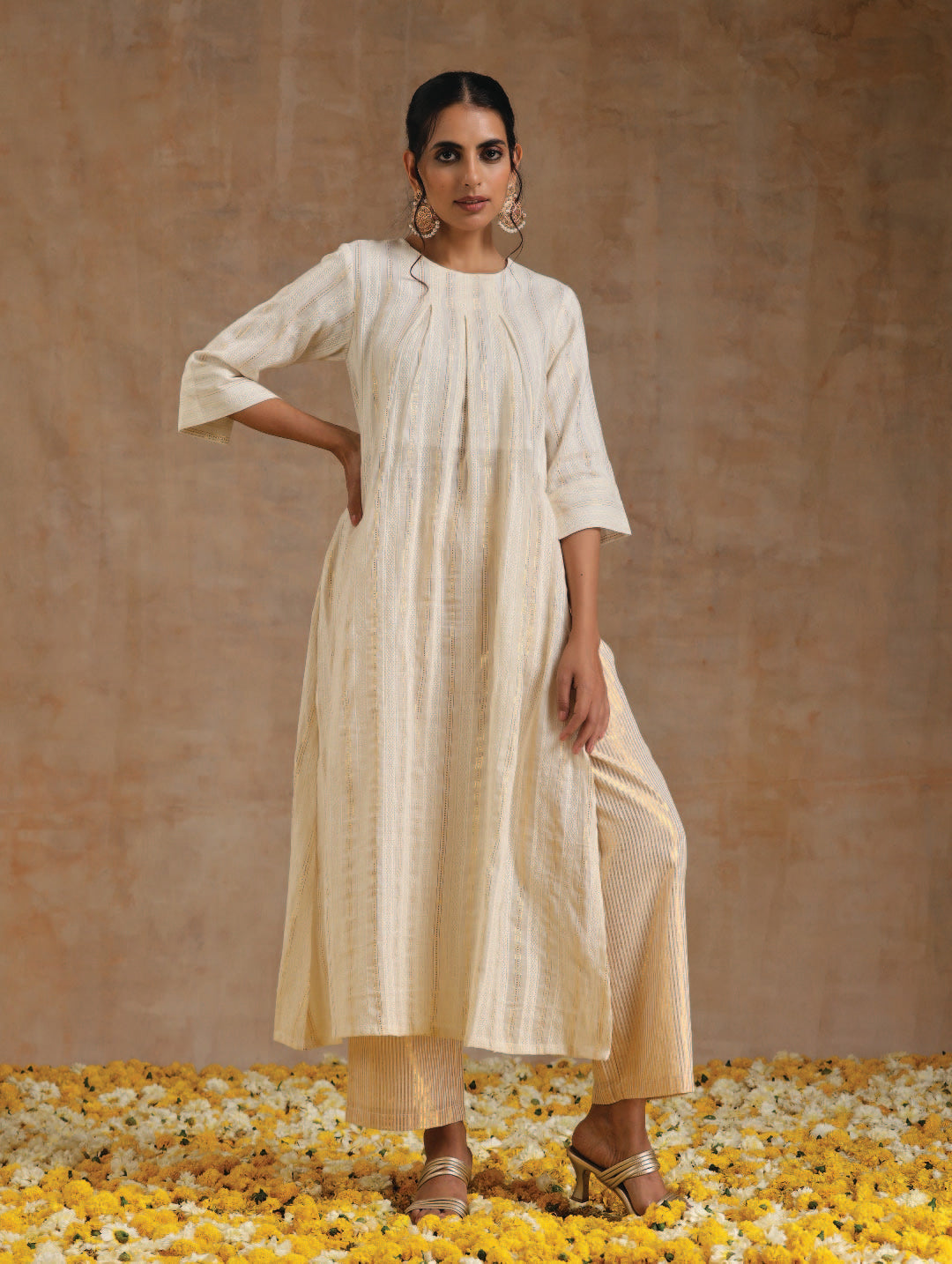 trueBrowns Ivory Gold Cotton Neck Pleat Kurta Set