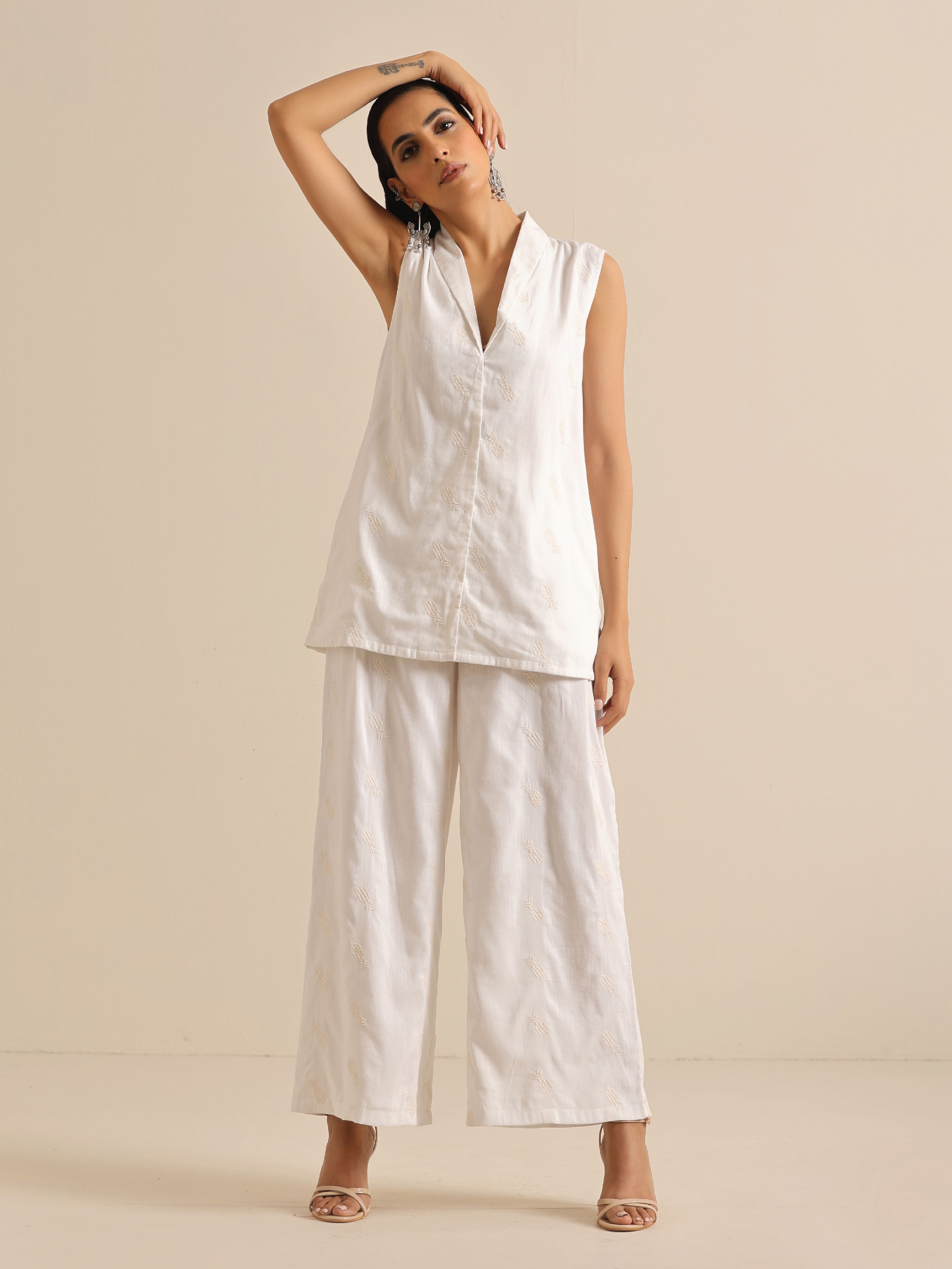 trueBrowns White Pineapple Sleeveless Jacket Pant Set