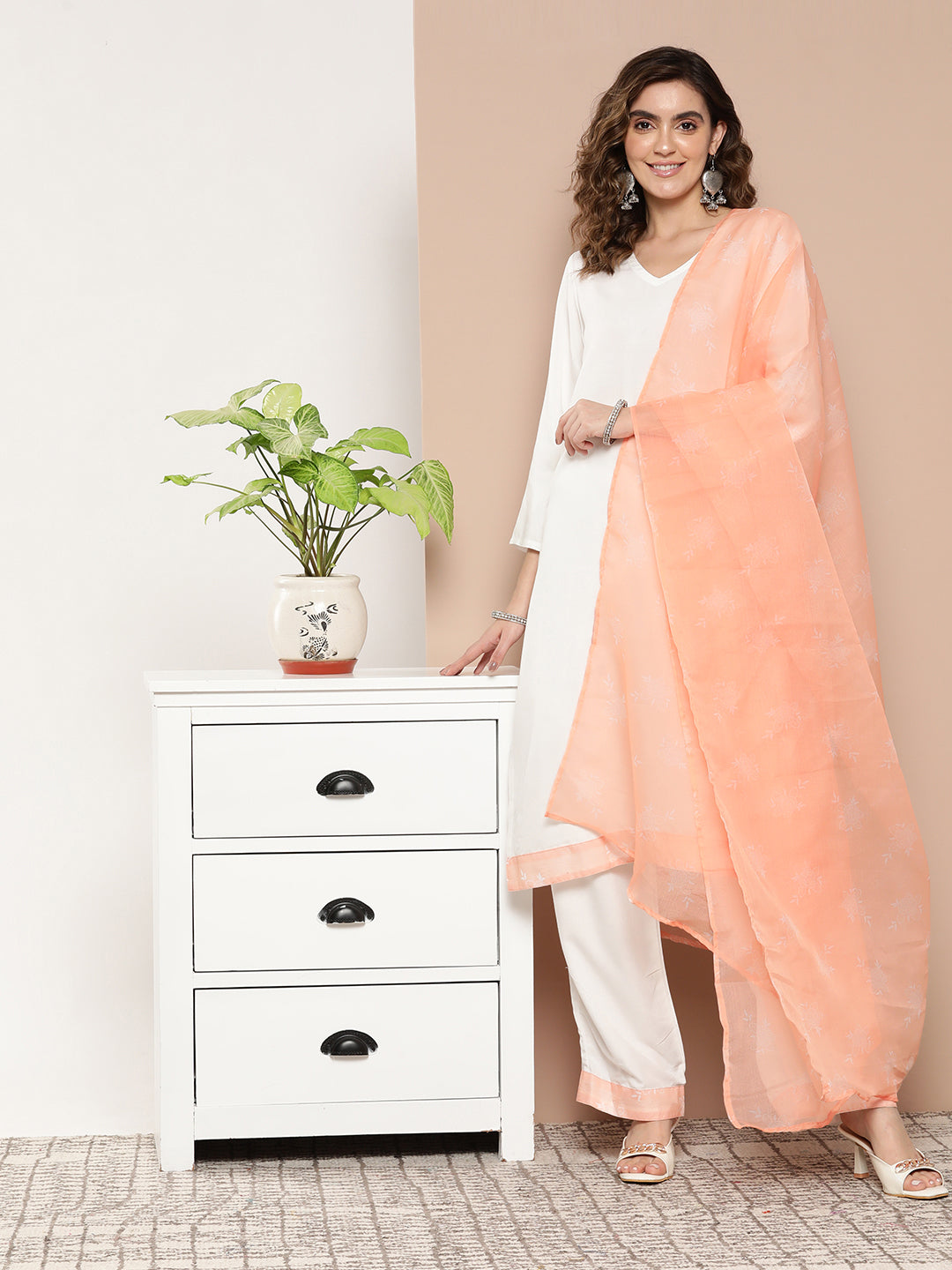 InWeave Women's Cream Straight Kurta Set W Peach White Print Organza Dupatta