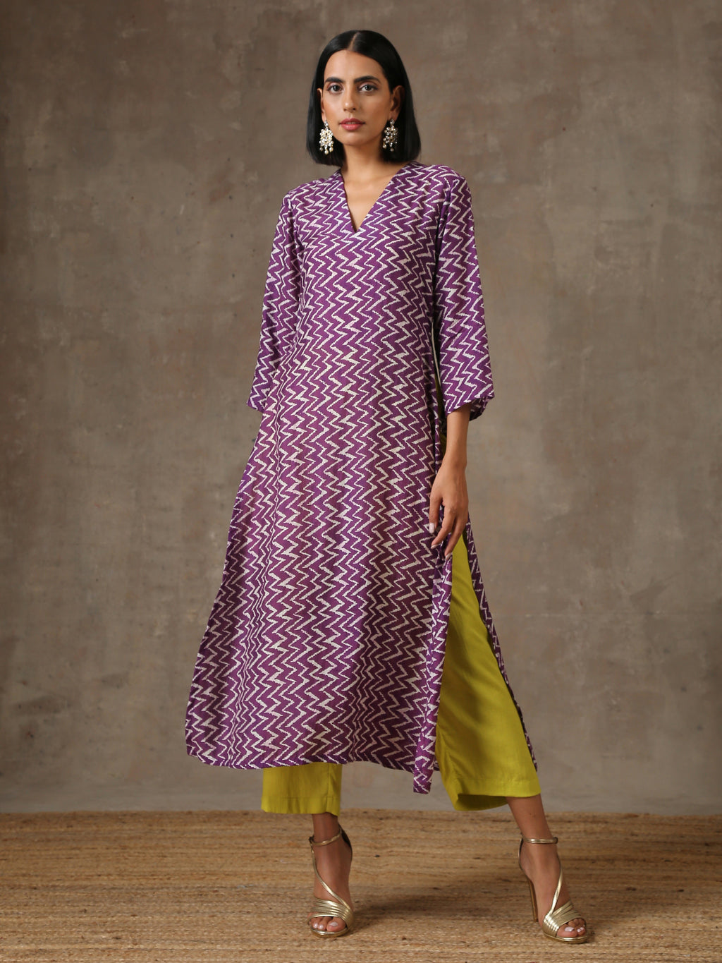 trueBrowns Purple White Lehariya Printed Silk kurta Pant Set