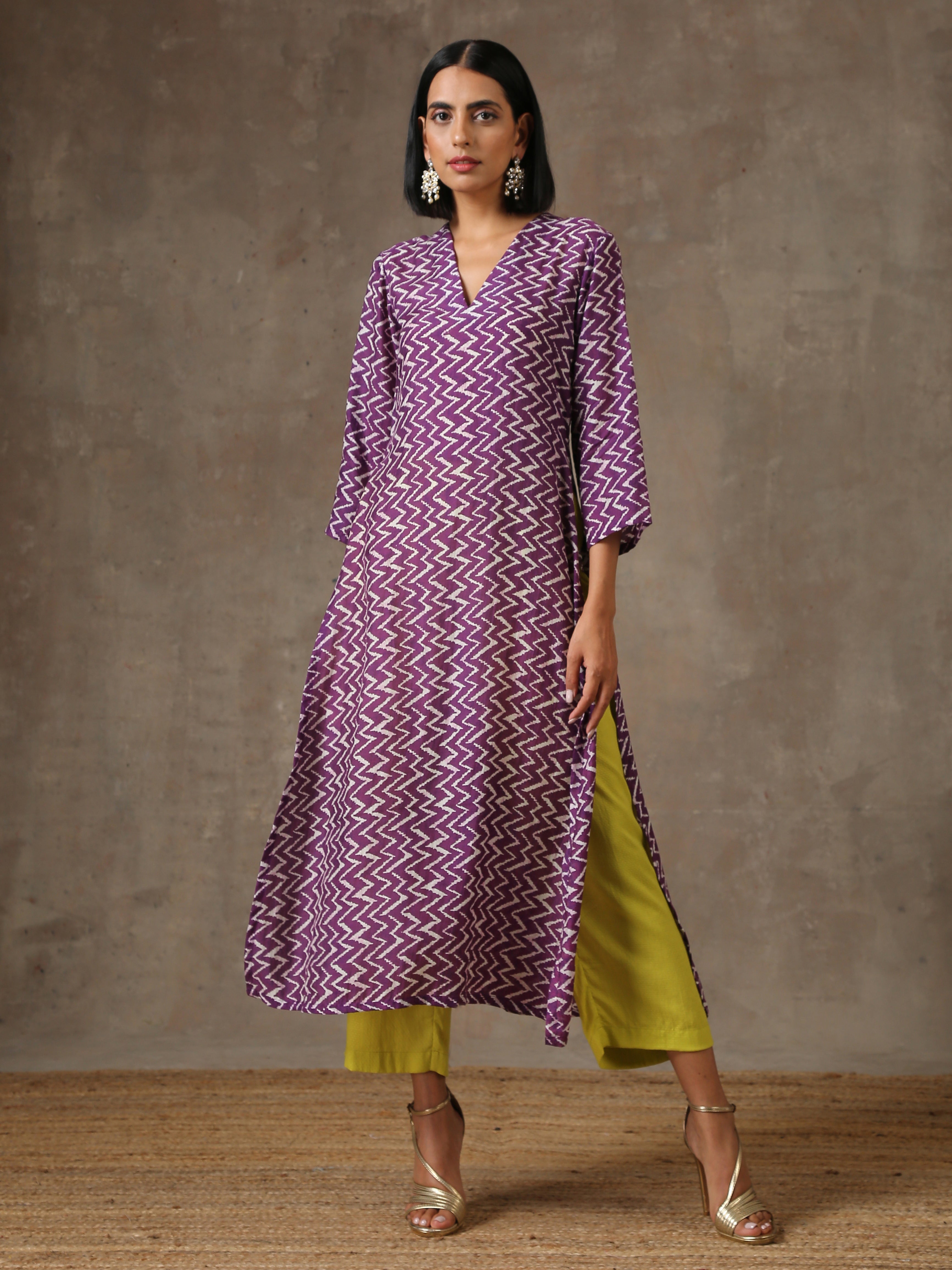 trueBrowns Purple White Lehariya Printed Silk kurta Pant Set