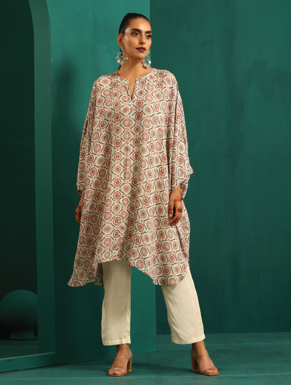 trueBrowns Off White Circle Floral Muslin Silk Printed Kaftan Pant Set