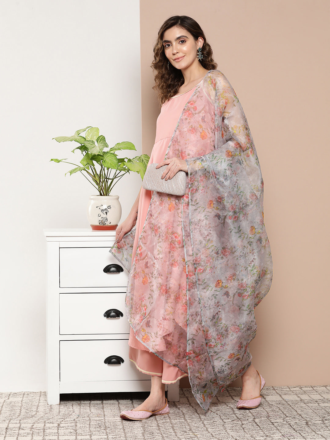 InWeave Women's Light Pink Cr Strappy Set With White Organza Dupatta