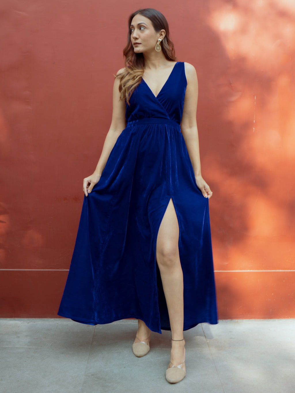 trueBrowns Blue Velvet Sleeveless Dress