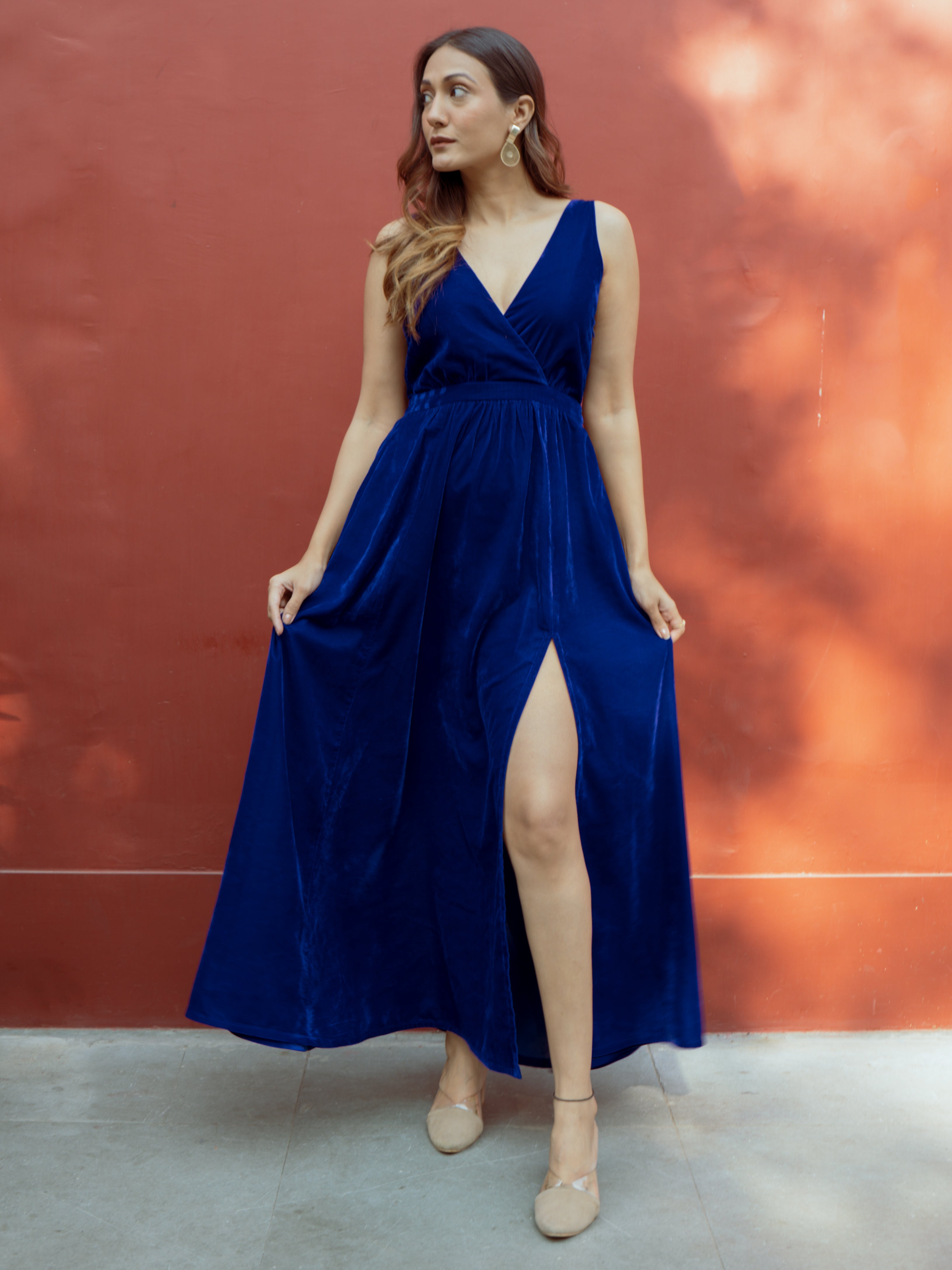 trueBrowns Blue Velvet Sleeveless Dress