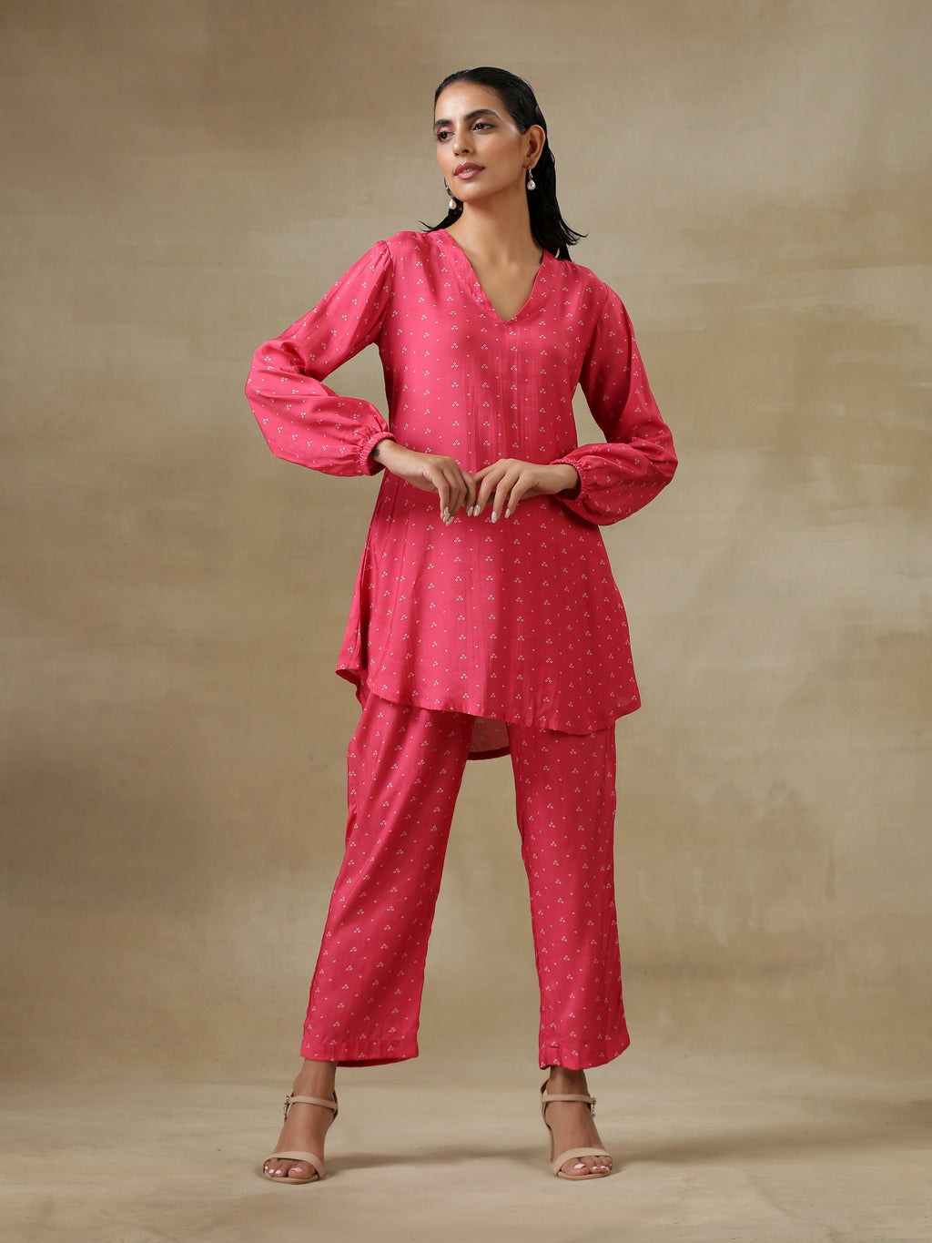 trueBrowns Pink Bandhani Printed Silk Gathered Sleeve Co-Ord Set