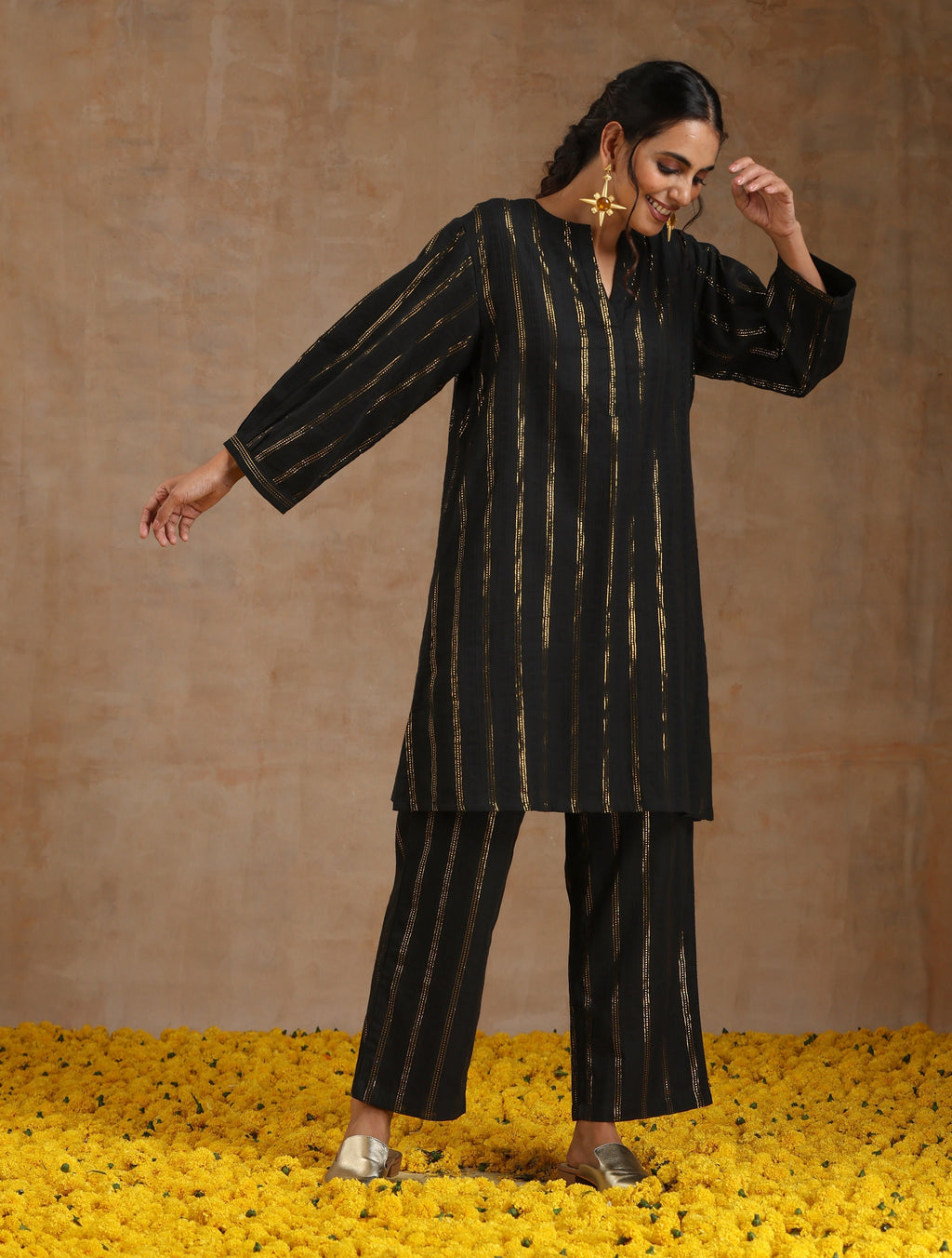 trueBrowns Black Gold Cotton Relaxed Co-Ord Set