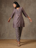 trueBrowns Grey Pink Floral Printed Silk Co-Ord Set