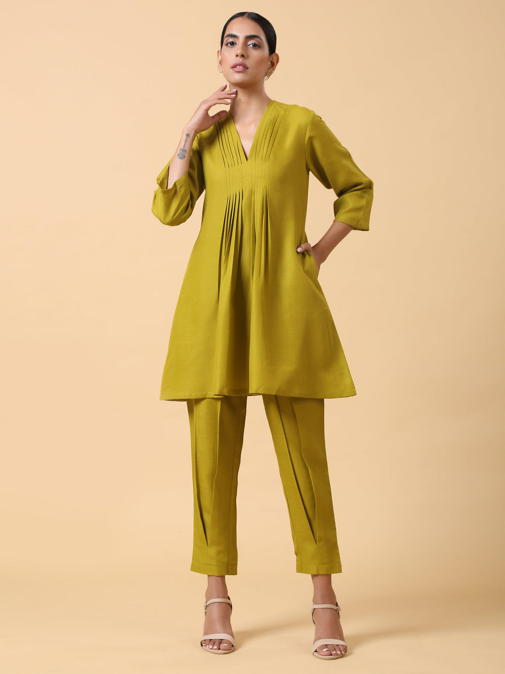 trueBrowns Cotton Linen Lime Green Pleated Co-Ord Set | Relove