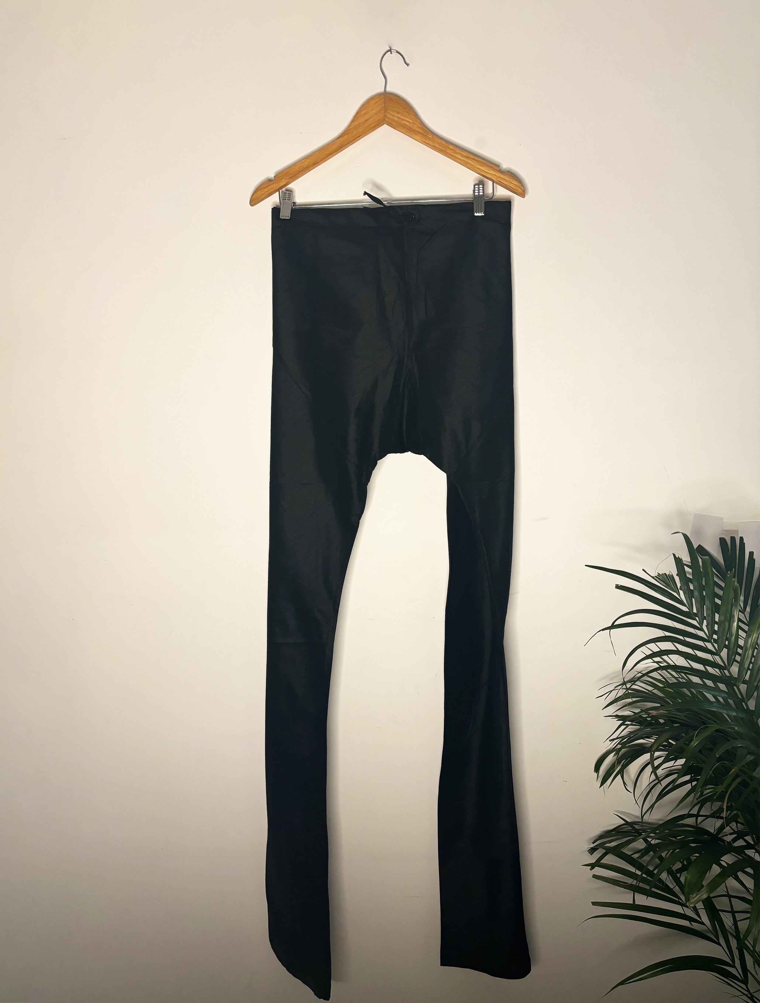 trueBrowns Black Silk Pajama