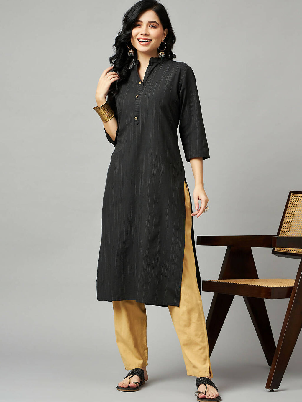 Black Chanderi Silk Texture Straight Kurta - Sabella