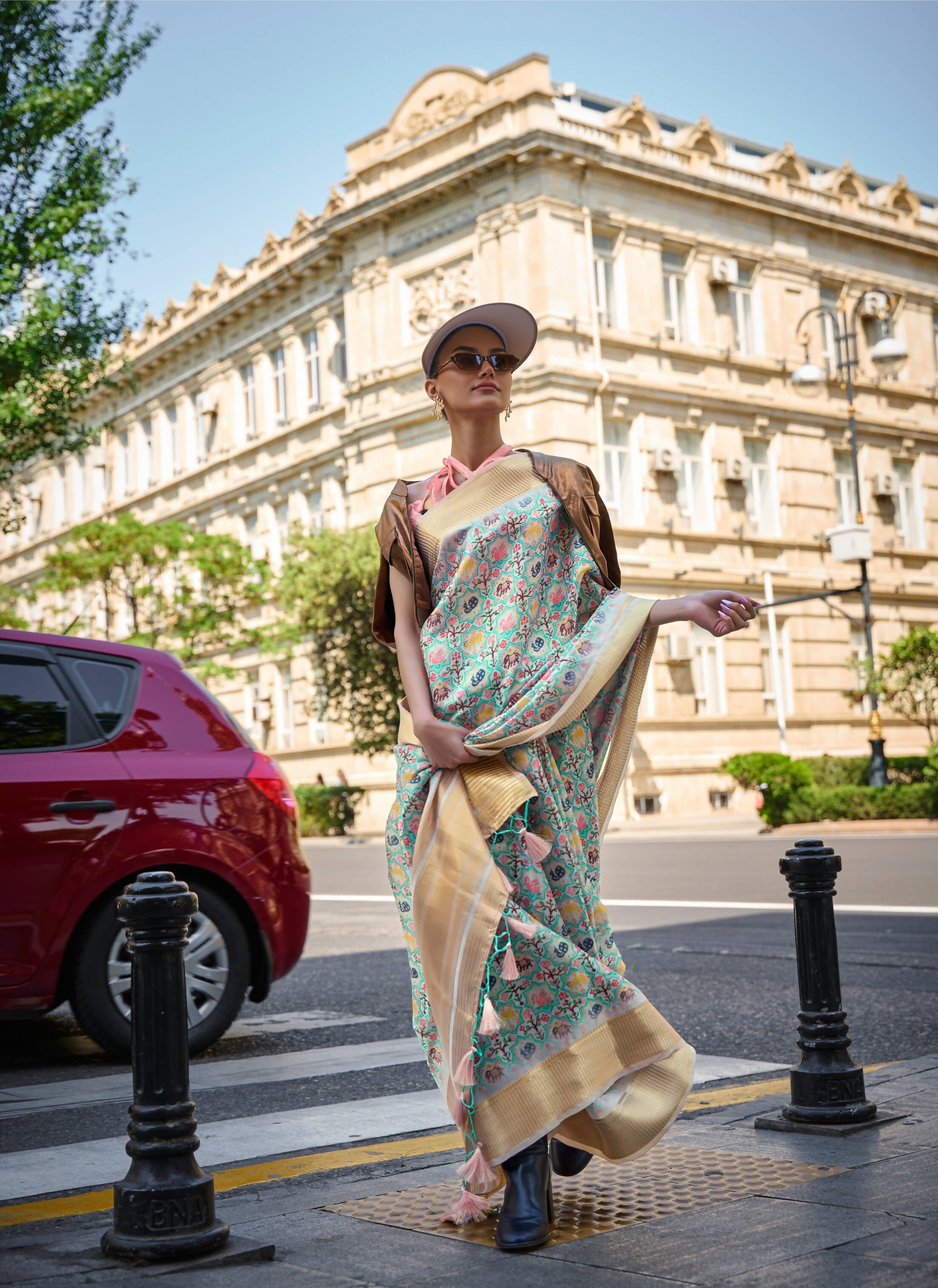 Sea Green Satin Organza Floral Woven Design Saree With Unstitched Blouse Piece - Klay's