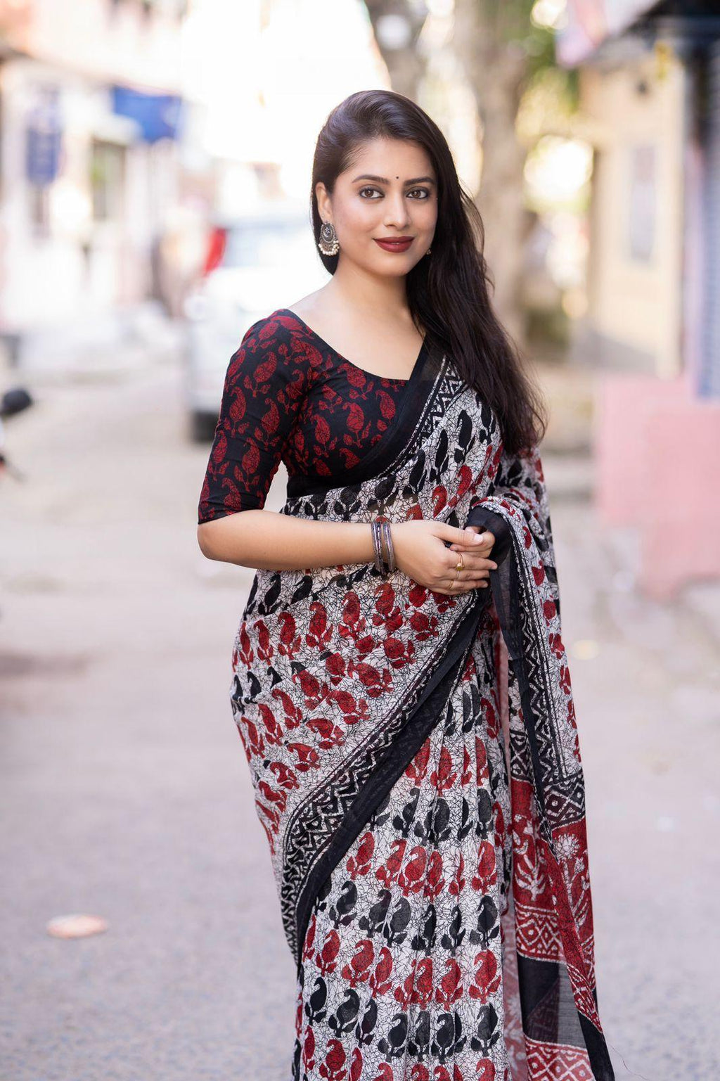 Grey Linen Blend Ethnic Motifs Saree with Unstitched Blouse - A2M