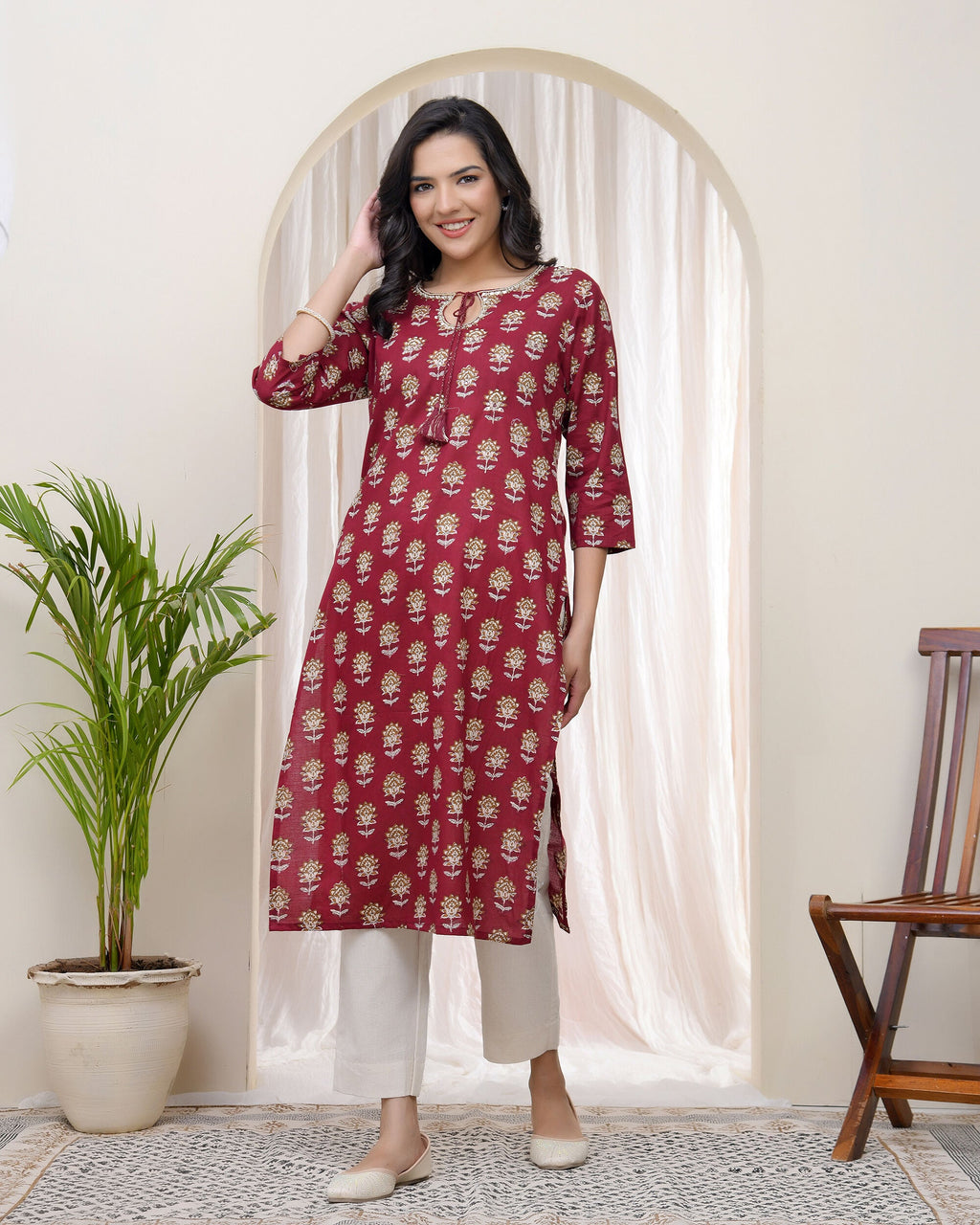 Vaasva Women Maroon Cotton Printed Straight Kurti