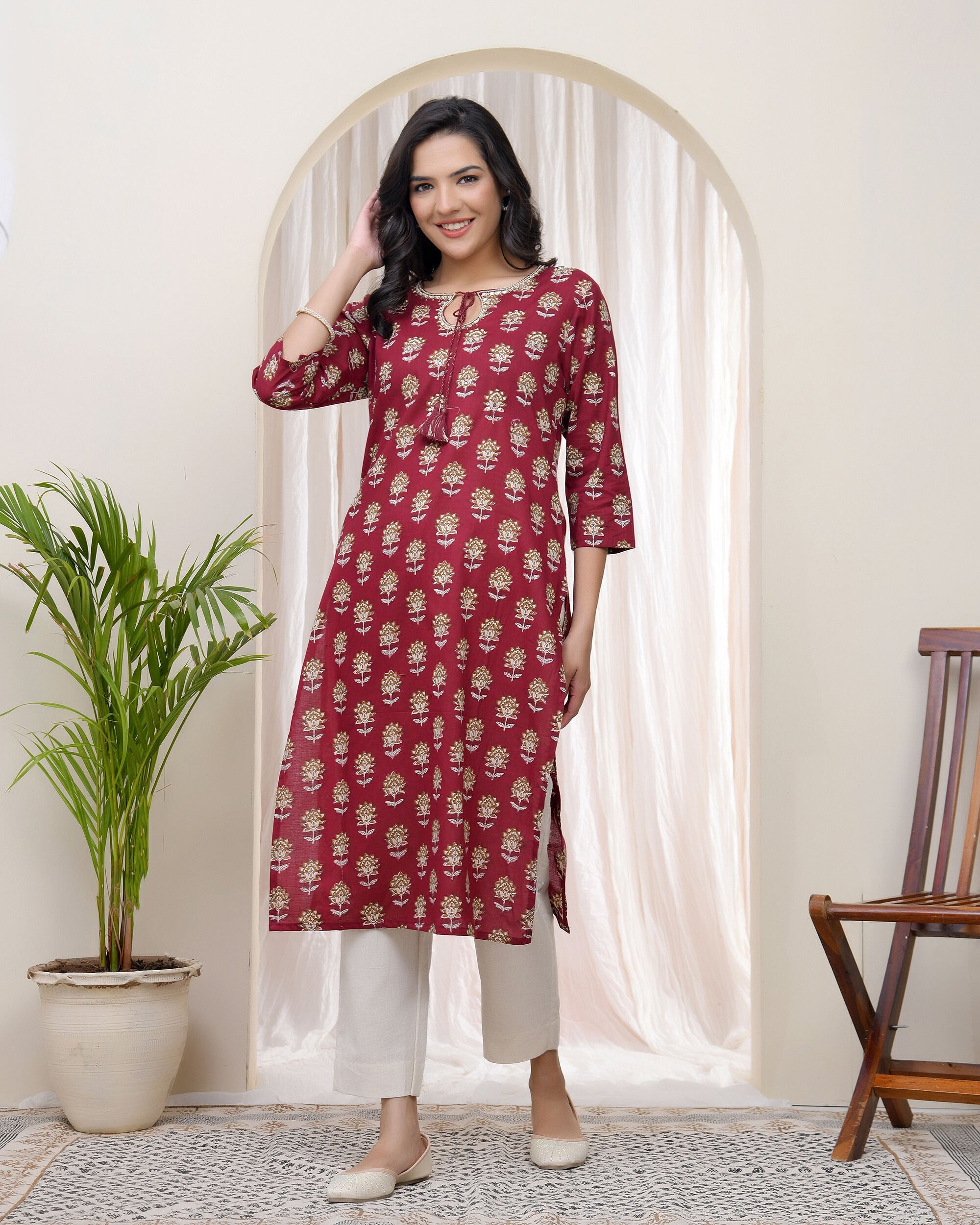 Vaasva Women Maroon Cotton Printed Straight Kurti