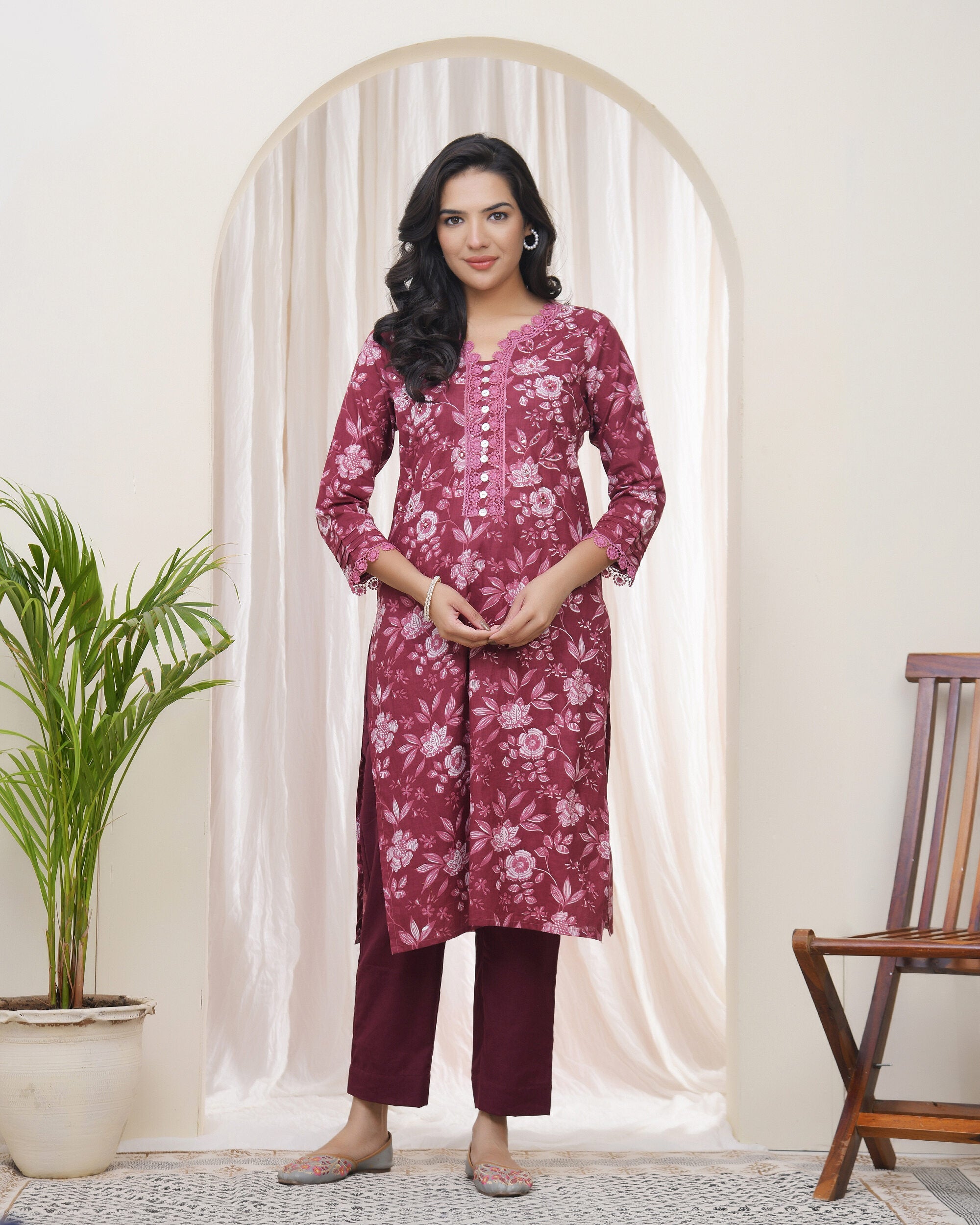 Vaasva Women Magenta Cotton Printed Straight Kurti
