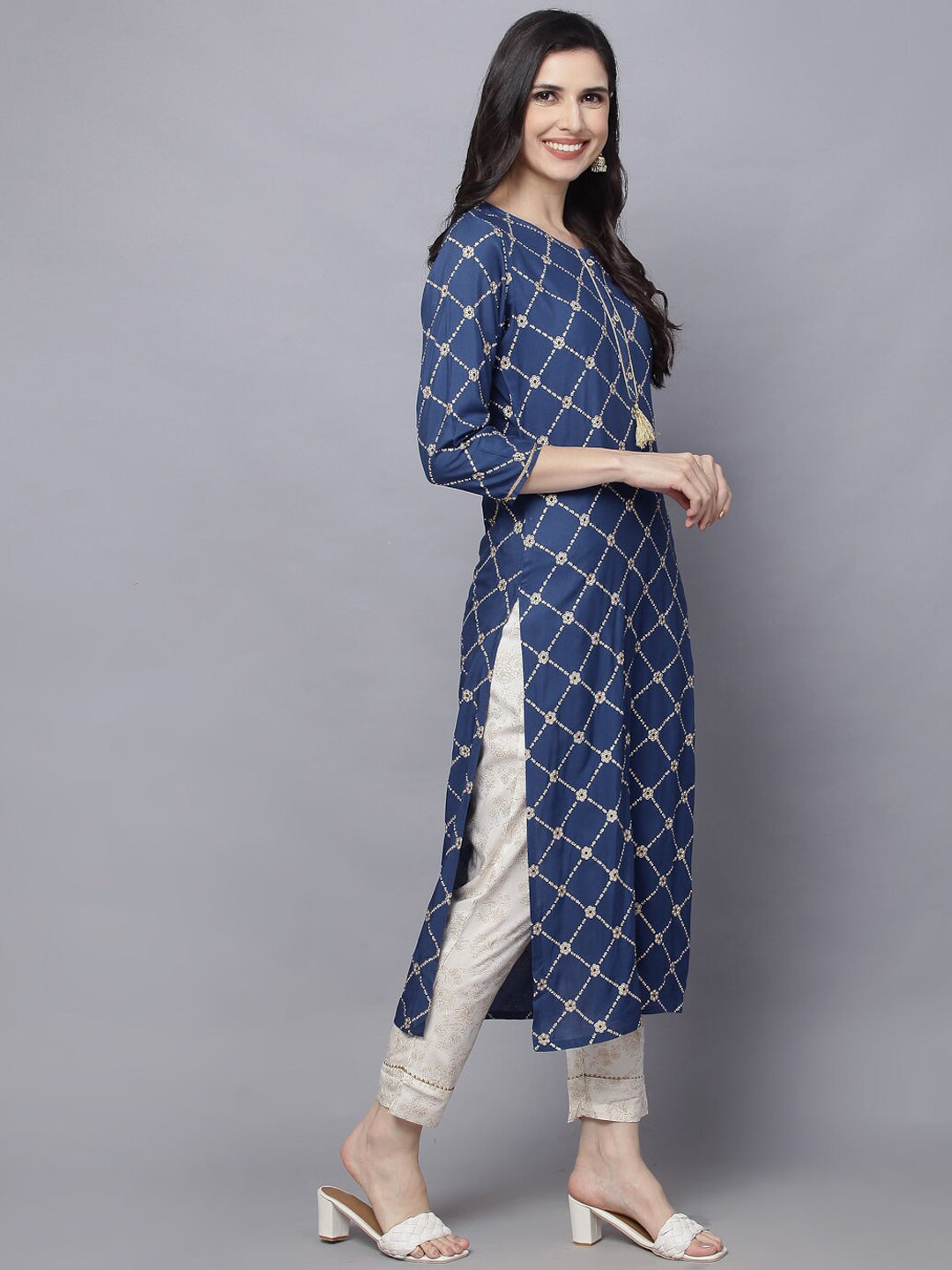 HERE&NOW Women Printed Kurta with Trousers & With Dupatta