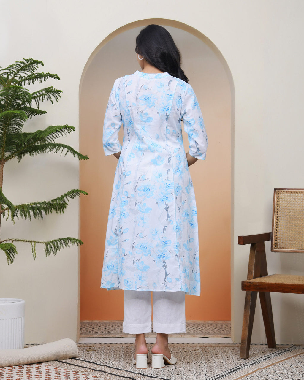 Vaasva Women White Floral Cotton Printed Flare Kurti
