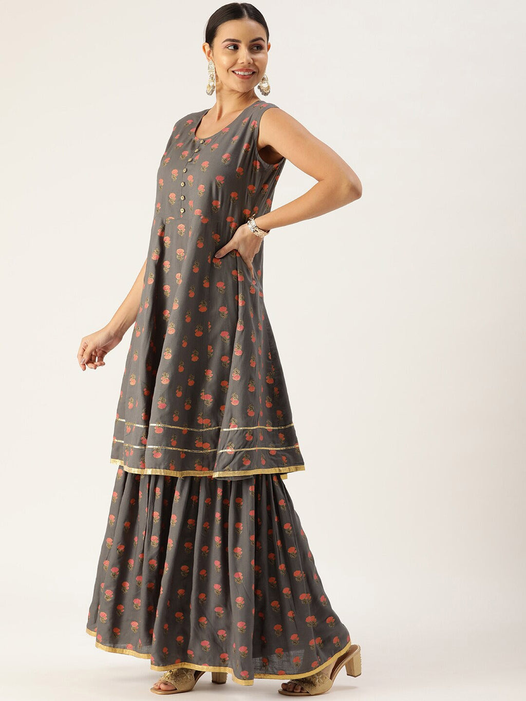 HERE&NOW Women Grey & Peach-Colored Floral Printed Kurta With Sharara With Dupatta